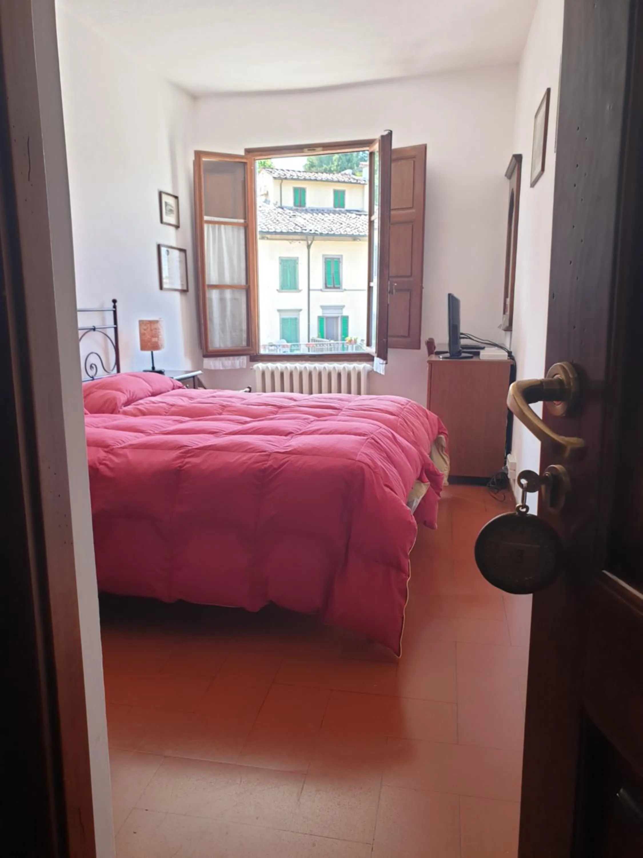 Photo of the whole room, Bed in Albergo Giovanni Da Verrazzano