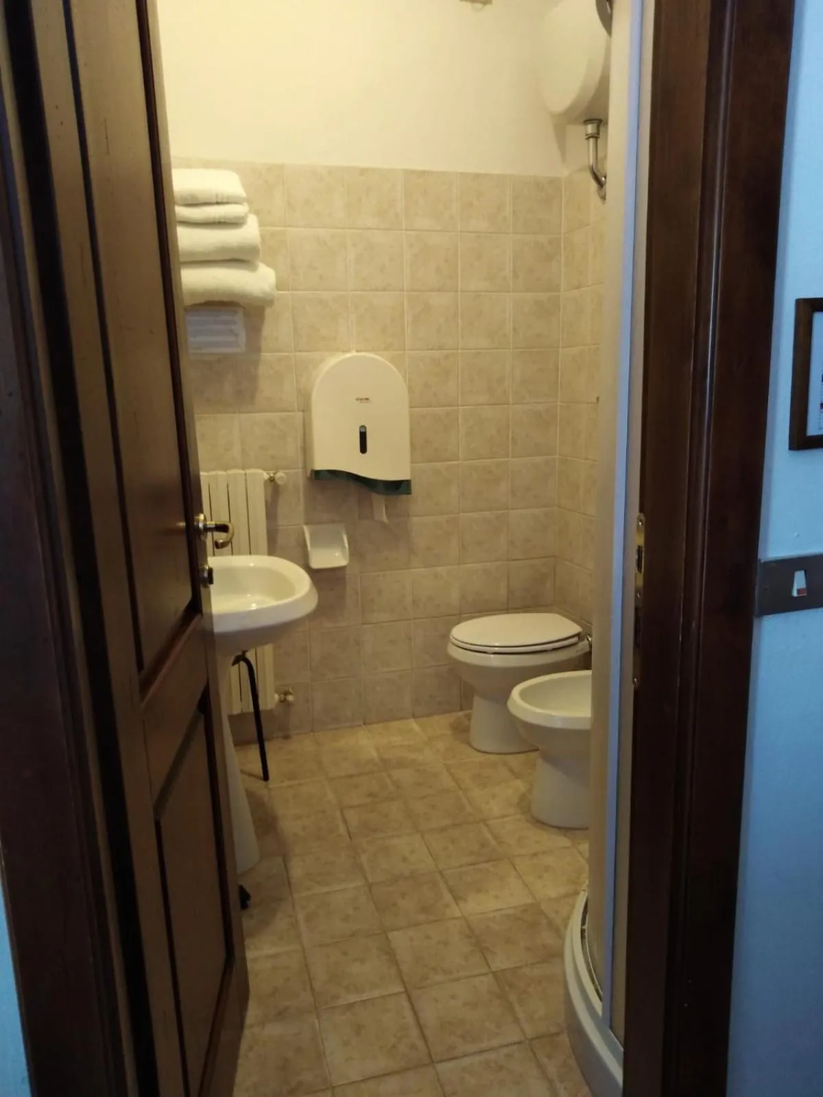 Bathroom in Albergo Giovanni Da Verrazzano