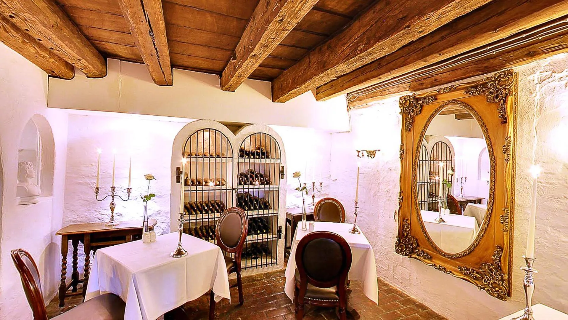 Restaurant/places to eat in Vraa Slotshotel