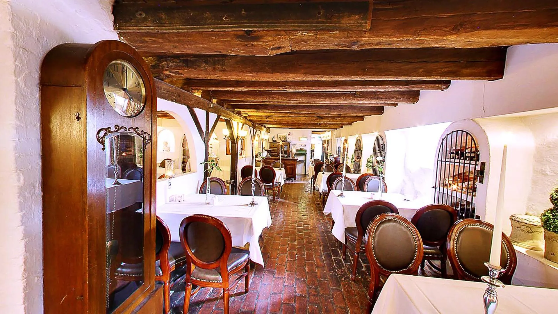 Restaurant/places to eat in Vraa Slotshotel