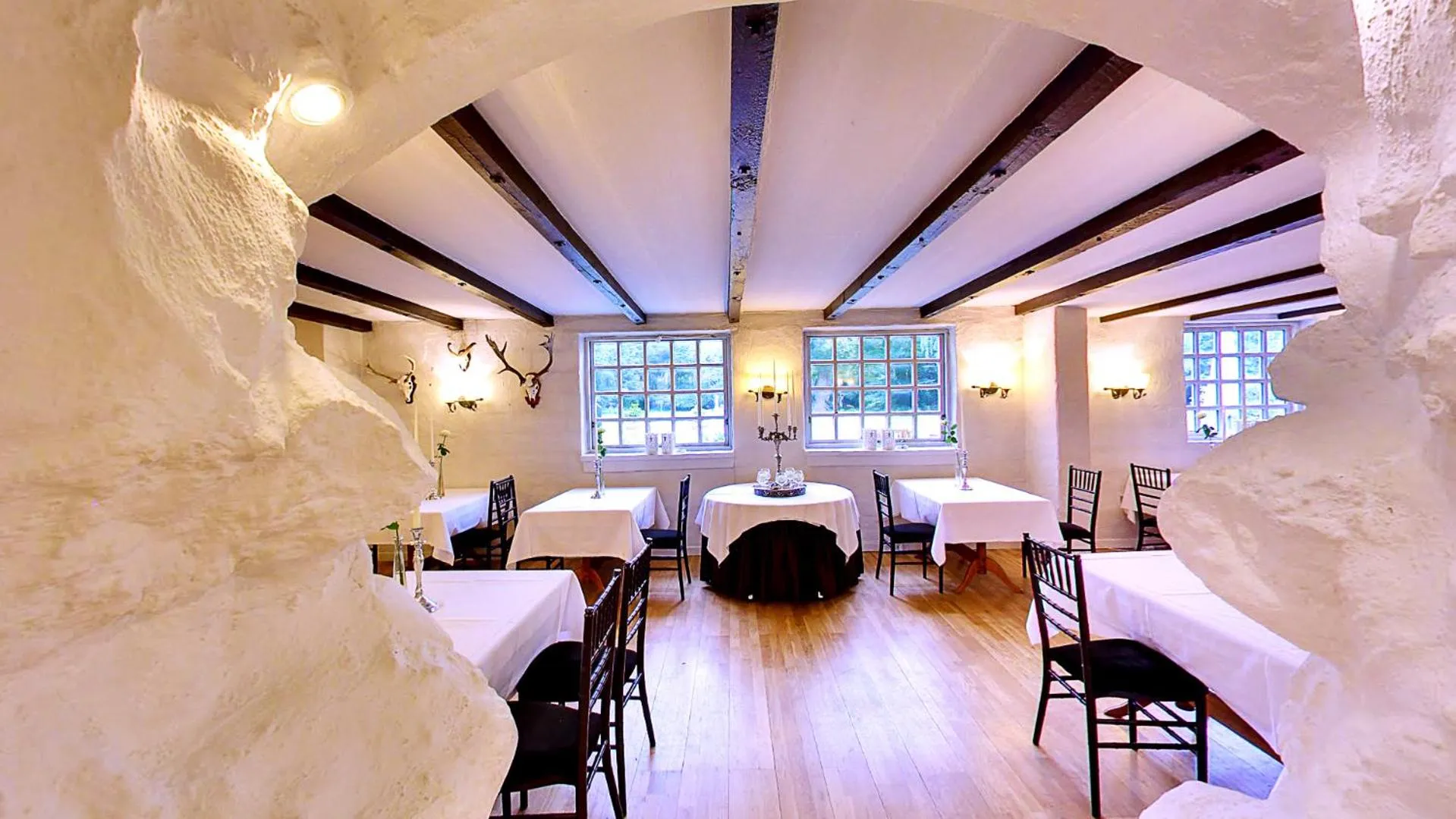 Buffet breakfast in Vraa Slotshotel