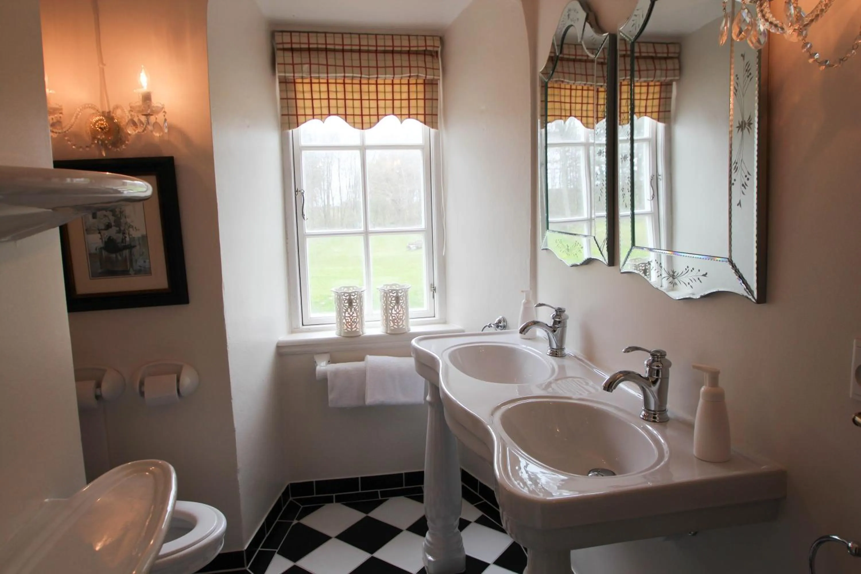Bathroom in Vraa Slotshotel