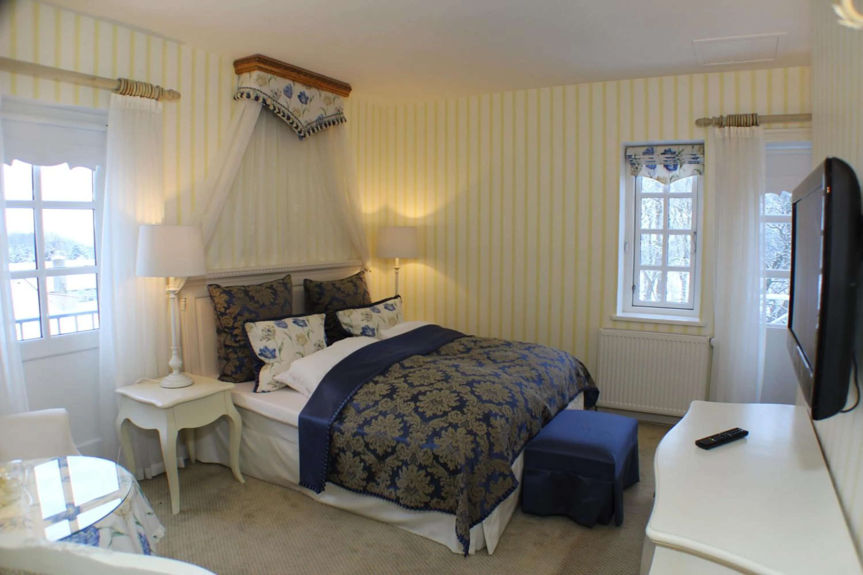 TV and multimedia, Bed in Vraa Slotshotel