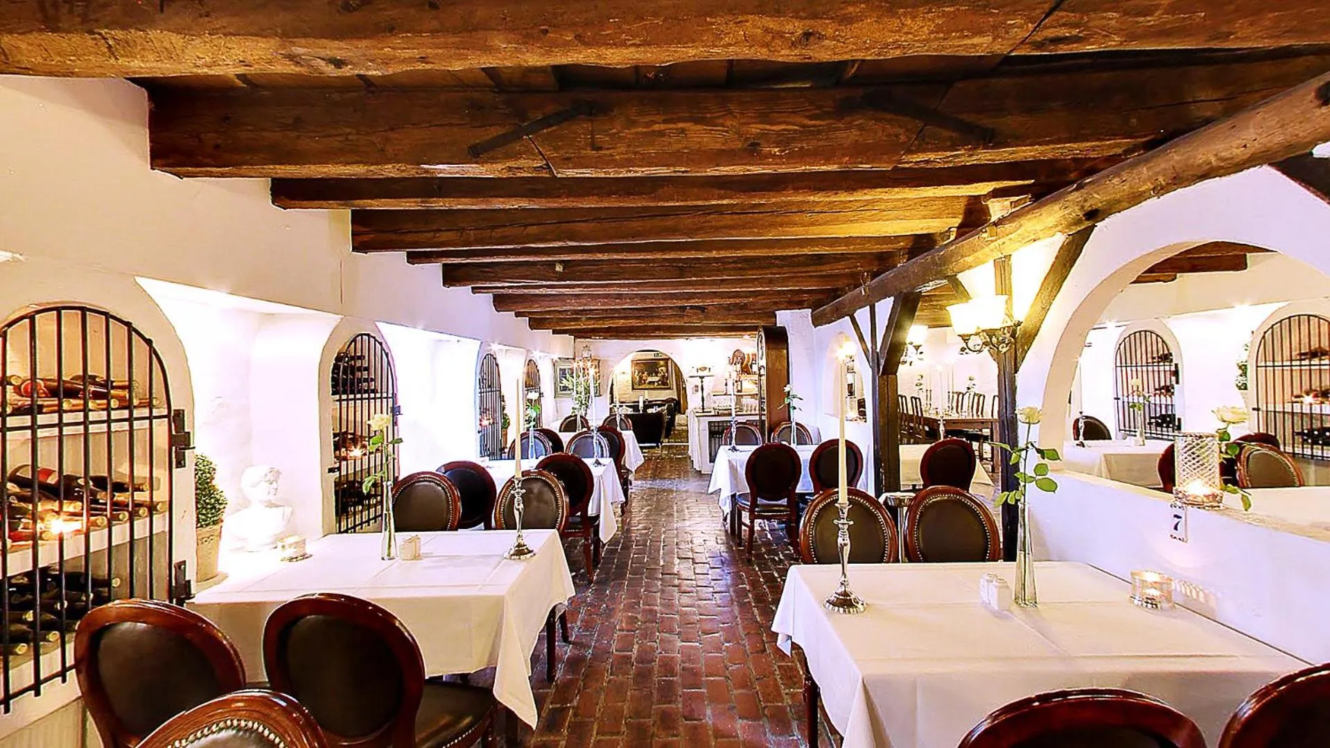 Restaurant/places to eat in Vraa Slotshotel