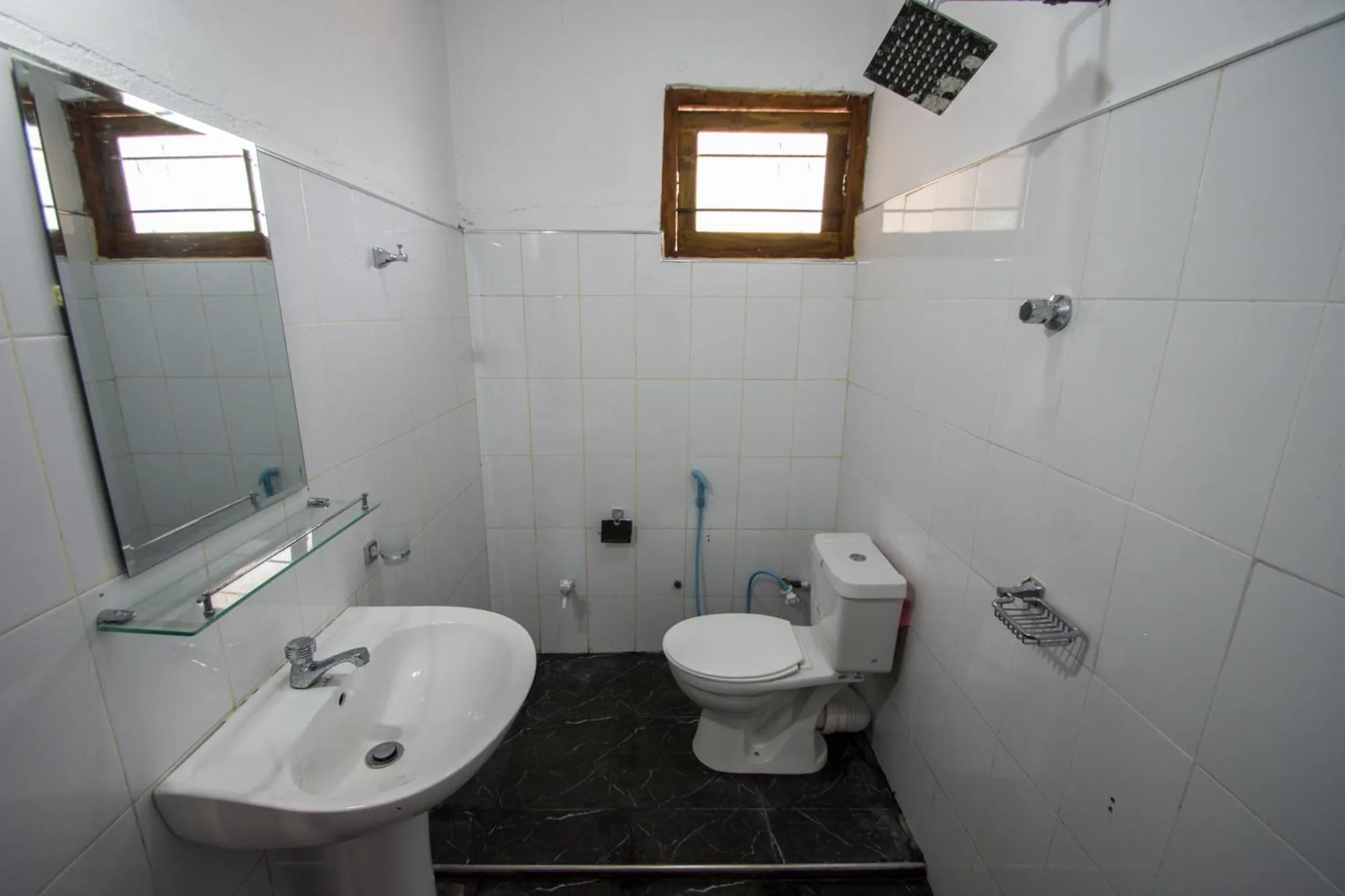 Shower in Wilpattu Holiday Home