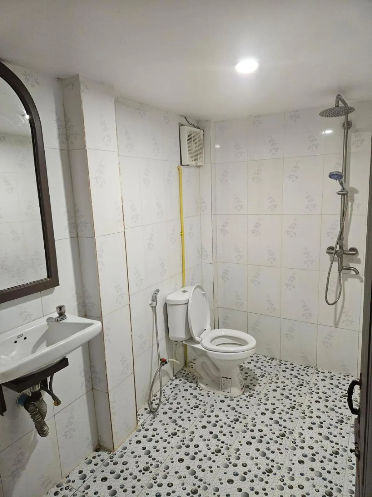 Toilet in Chitlatda Bila House