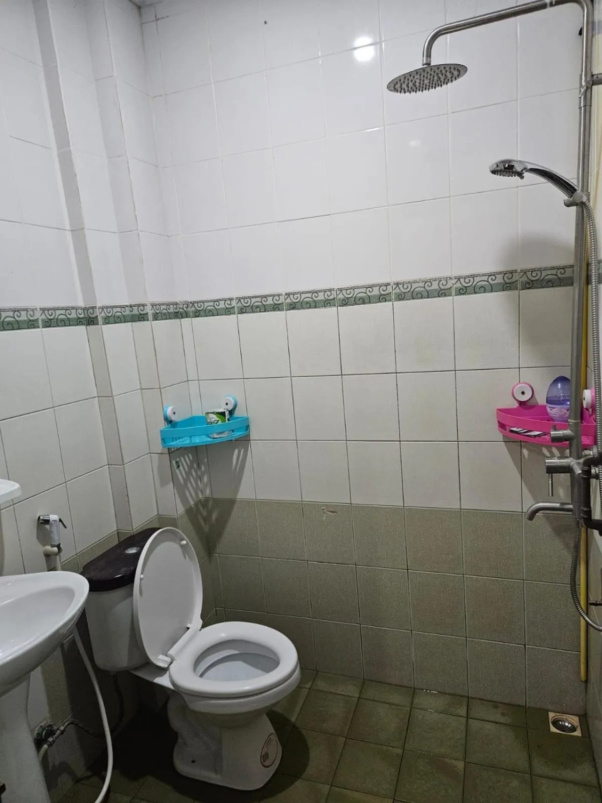 Shower in Chitlatda Bila House