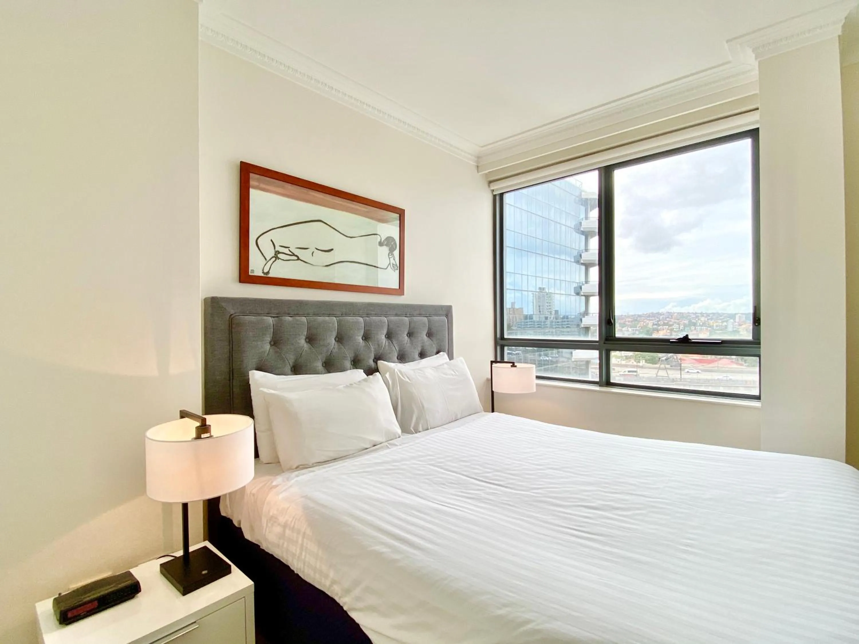 Bedroom, Bed in Milson Serviced Apartments