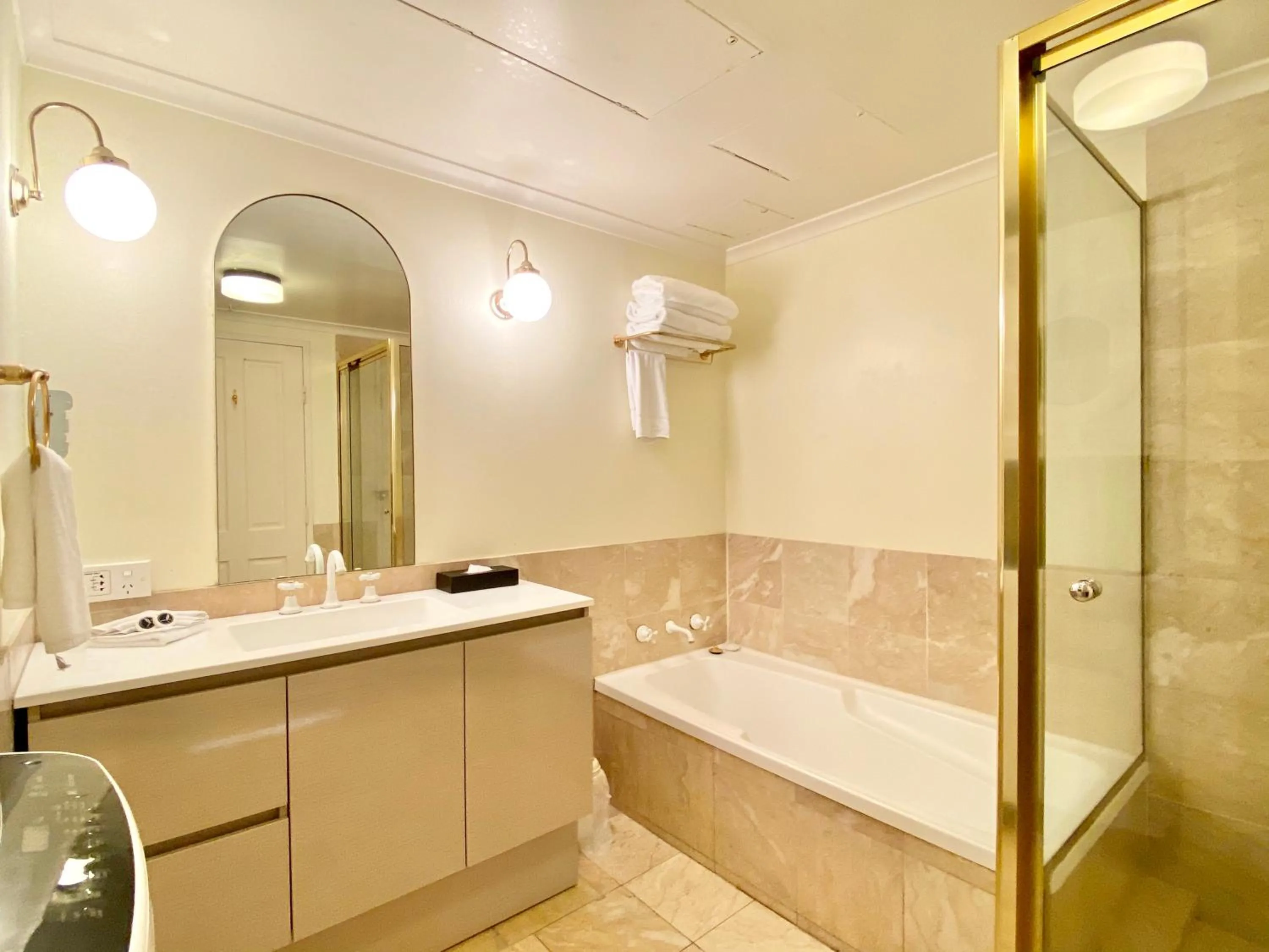 Bathroom in Milson Serviced Apartments