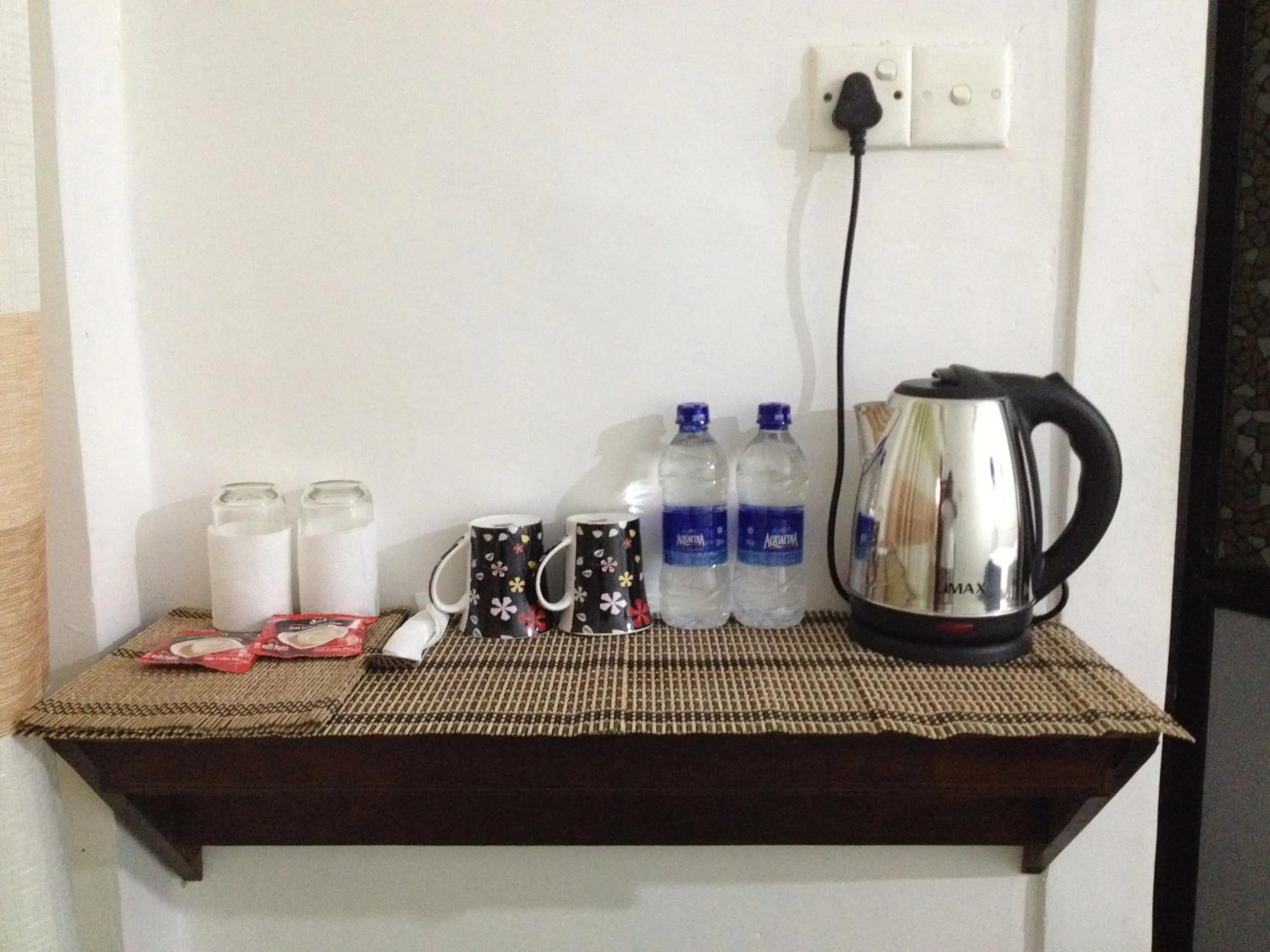 Coffee/tea facilities in Cinnamon Airport Residencies