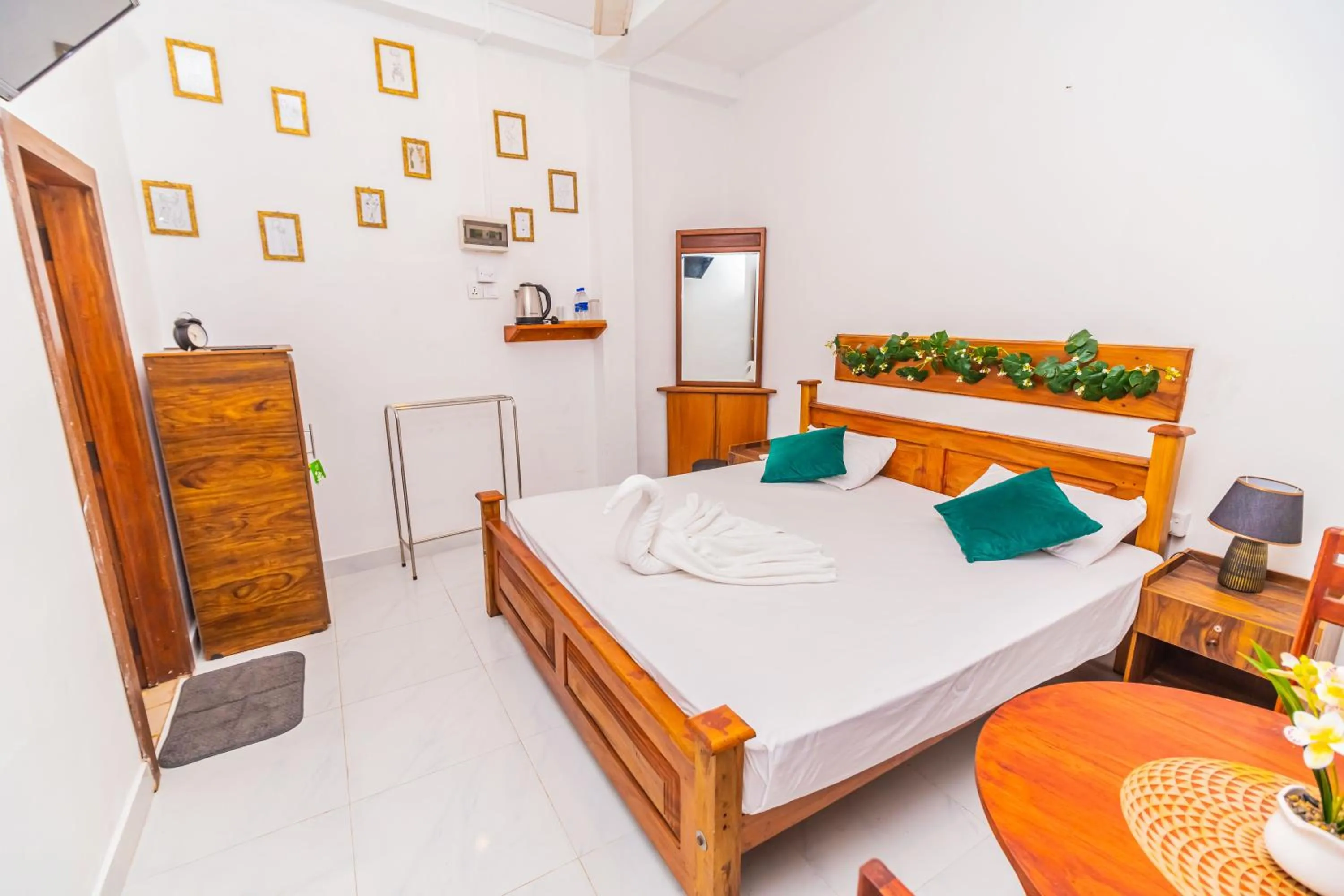 Bed in Cinnamon Airport Residencies