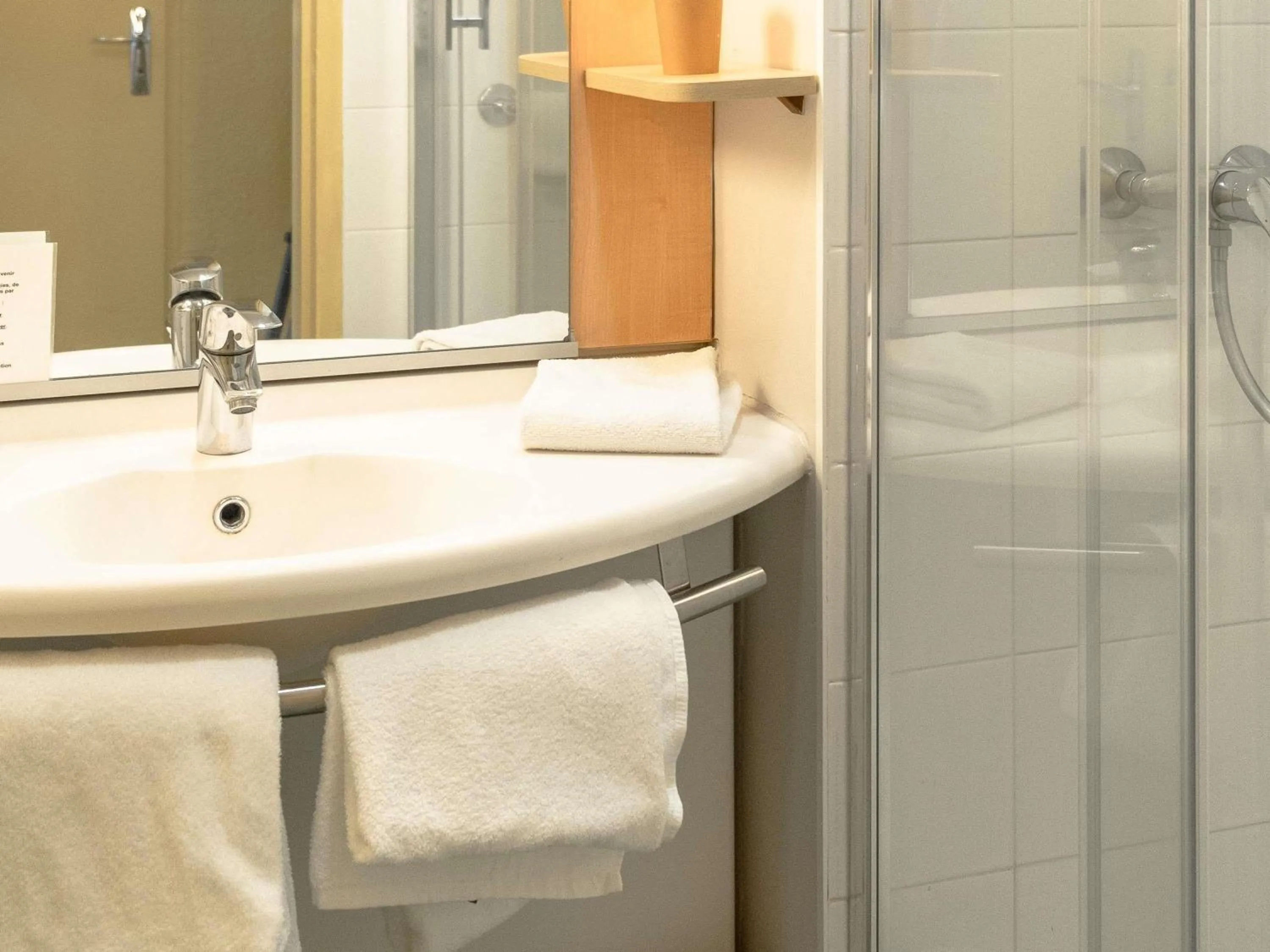 Bedroom in ibis styles Dax Centre