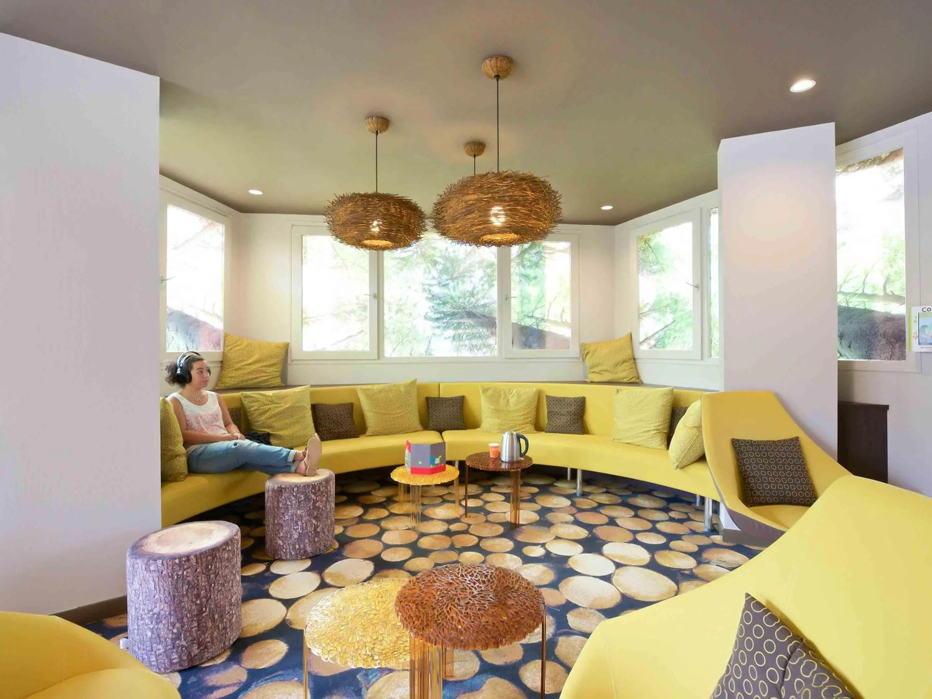 Lounge or bar in ibis styles Dax Centre