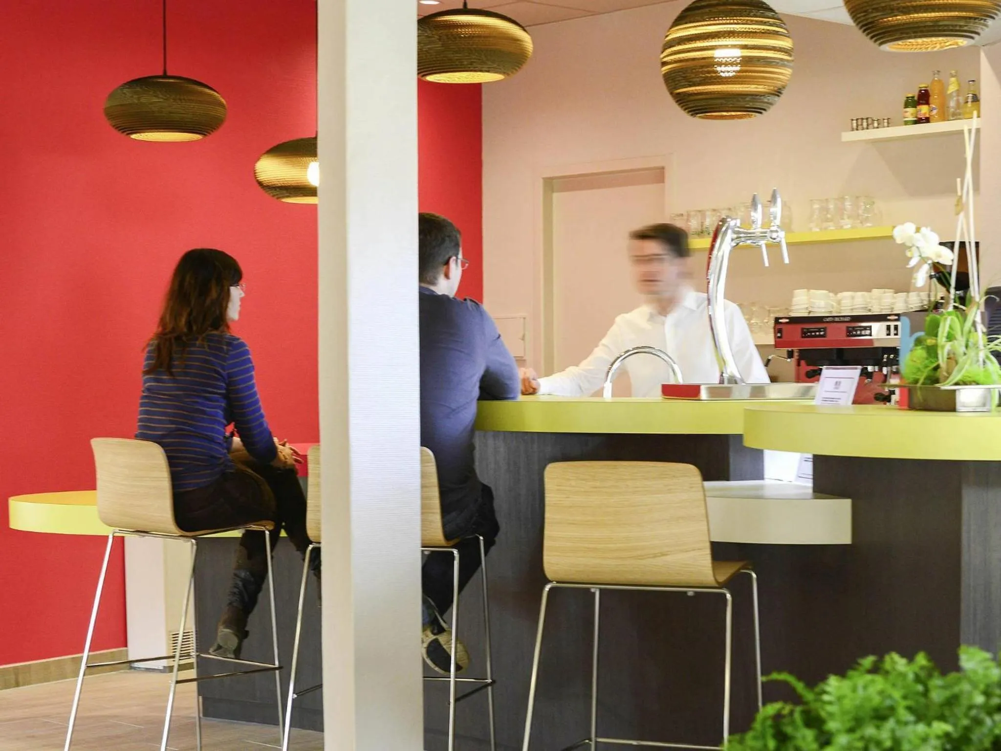 Lounge or bar in ibis styles Dax Centre