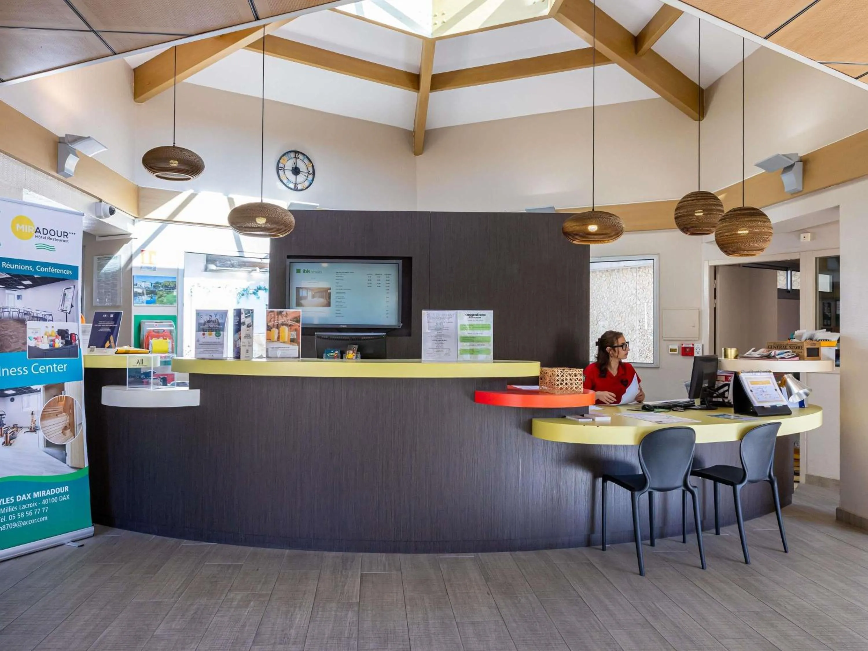 Property building in ibis styles Dax Centre