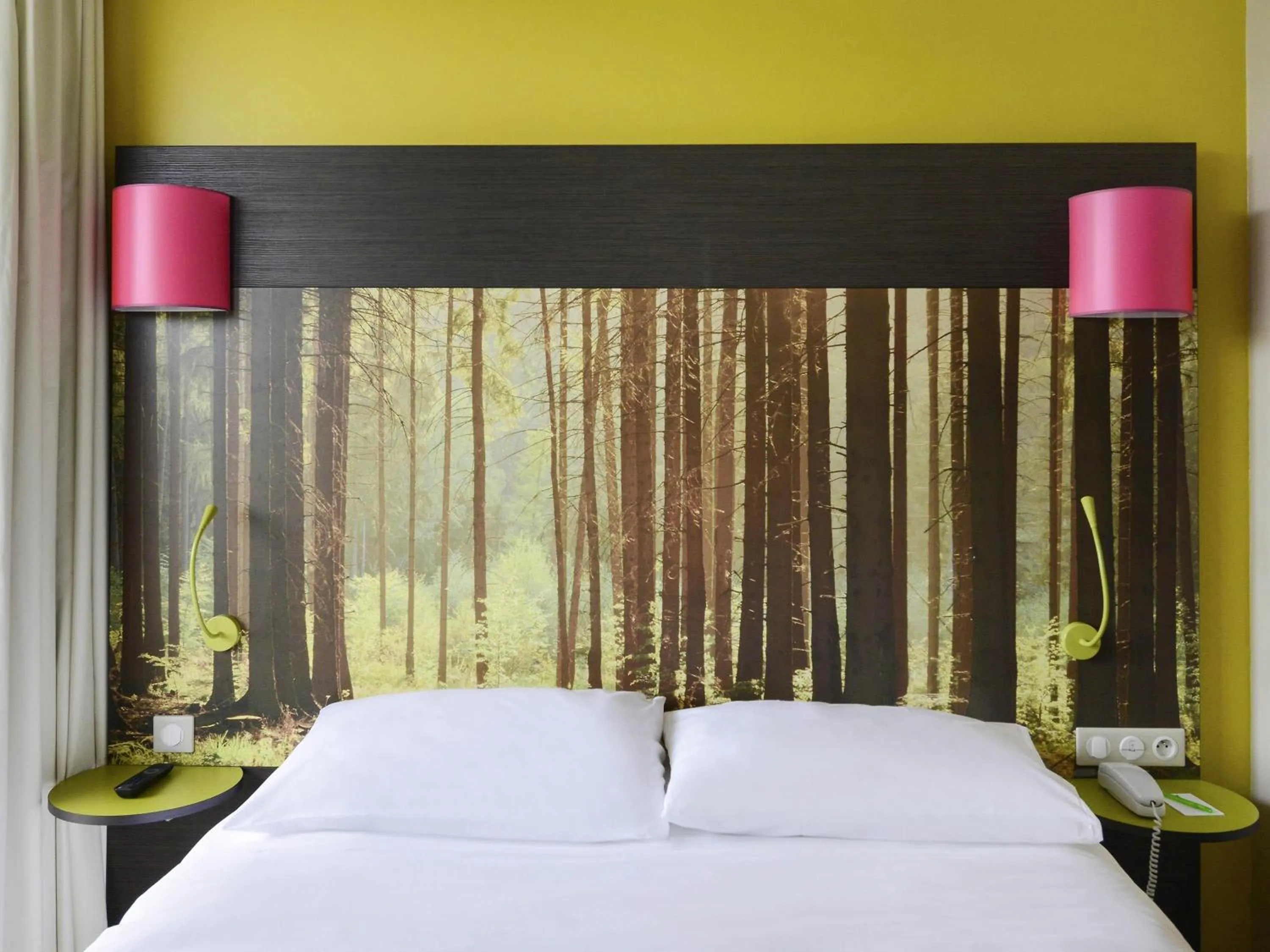 Bedroom, Bed in ibis styles Dax Centre