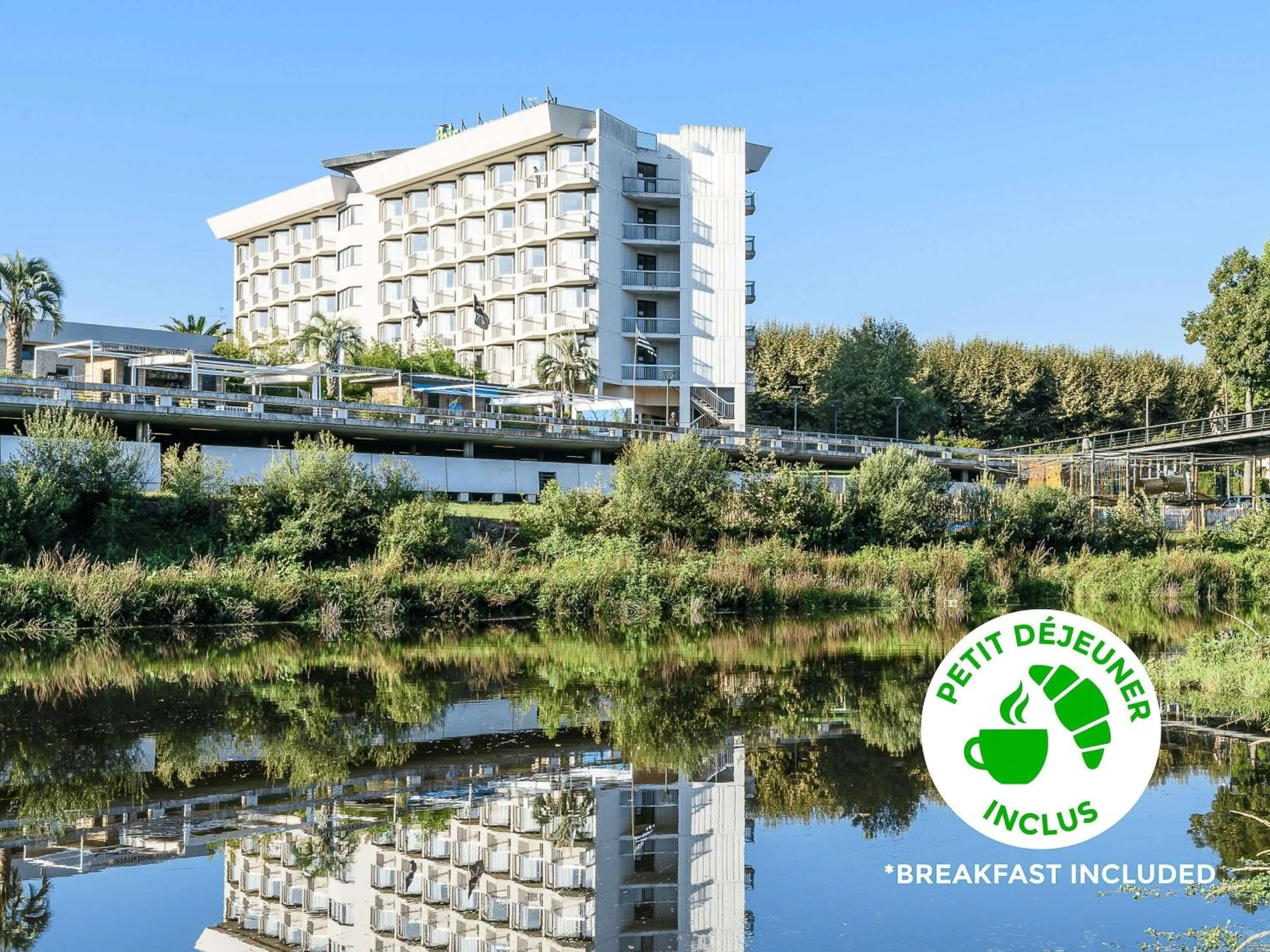 Property building in ibis styles Dax Centre