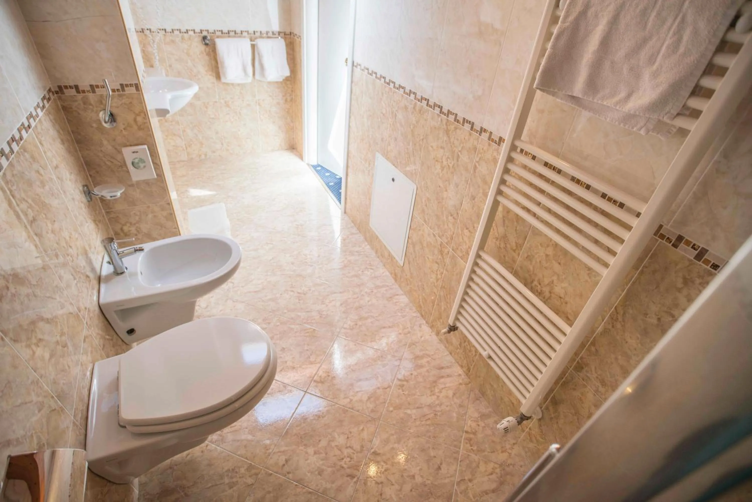 Bathroom in Borgo dei Poeti Romantik Hotel