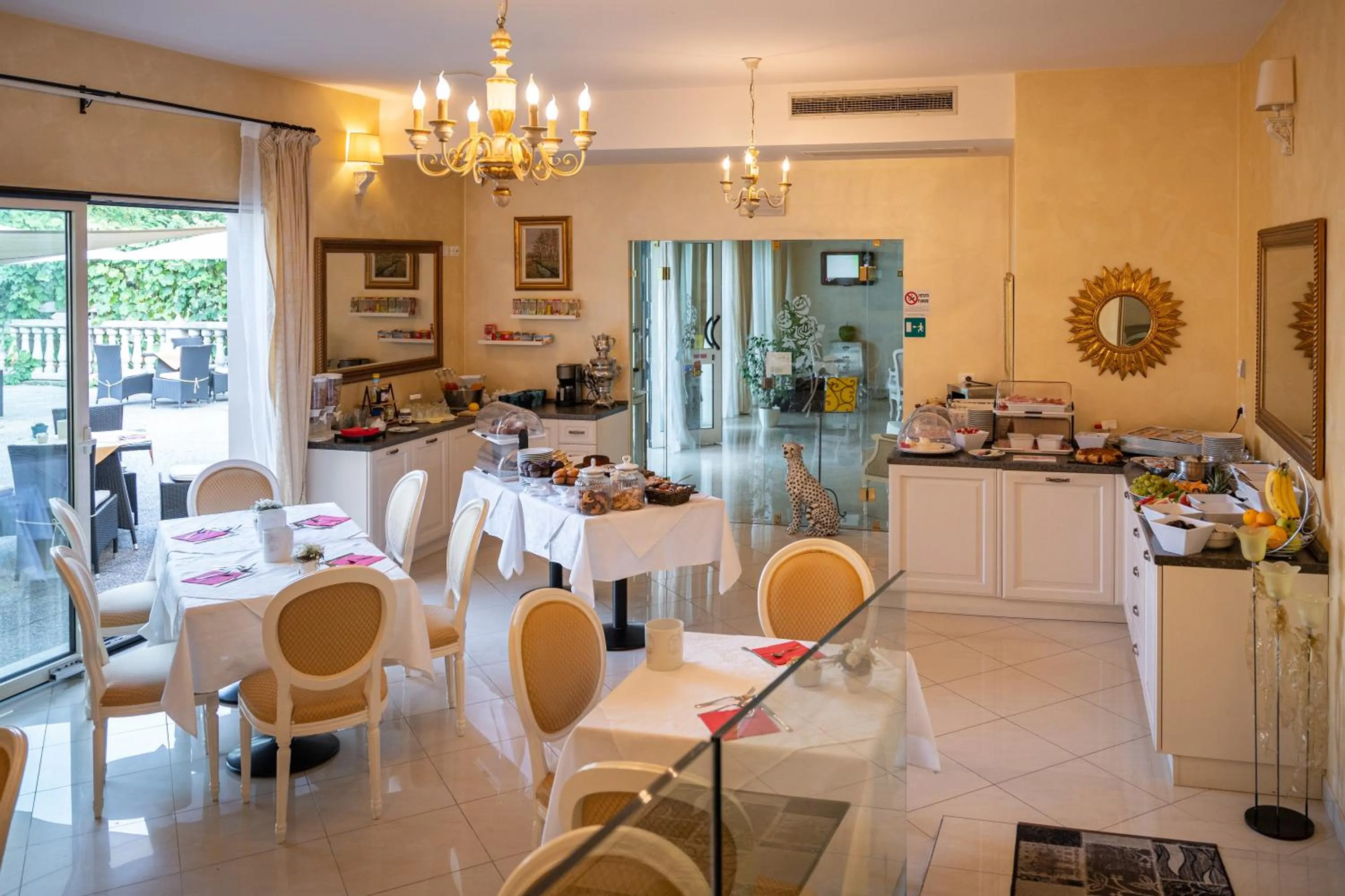 Breakfast in Borgo dei Poeti Romantik Hotel