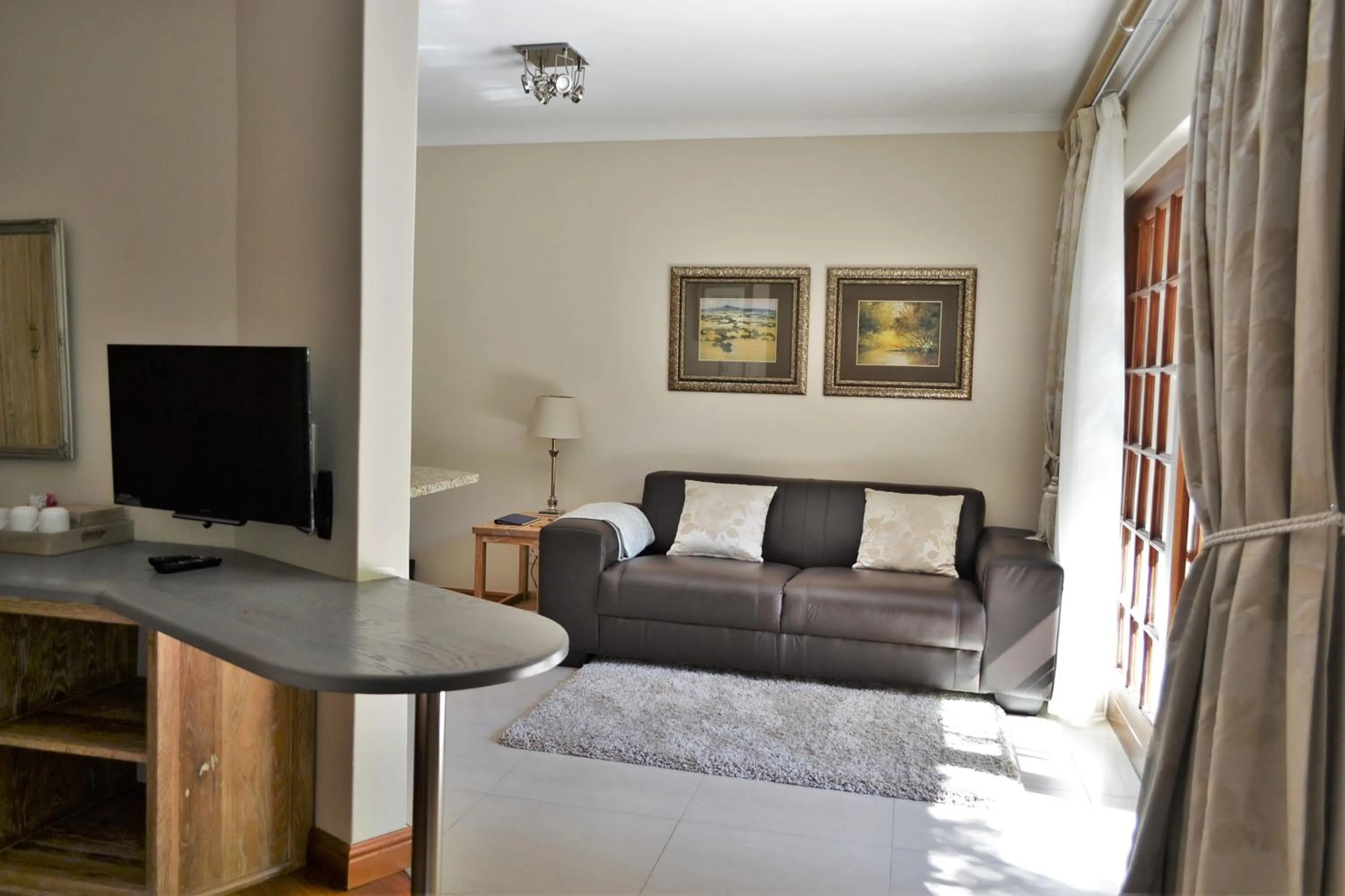 Seating area in Lydall Wild Tranquil Garden Suites