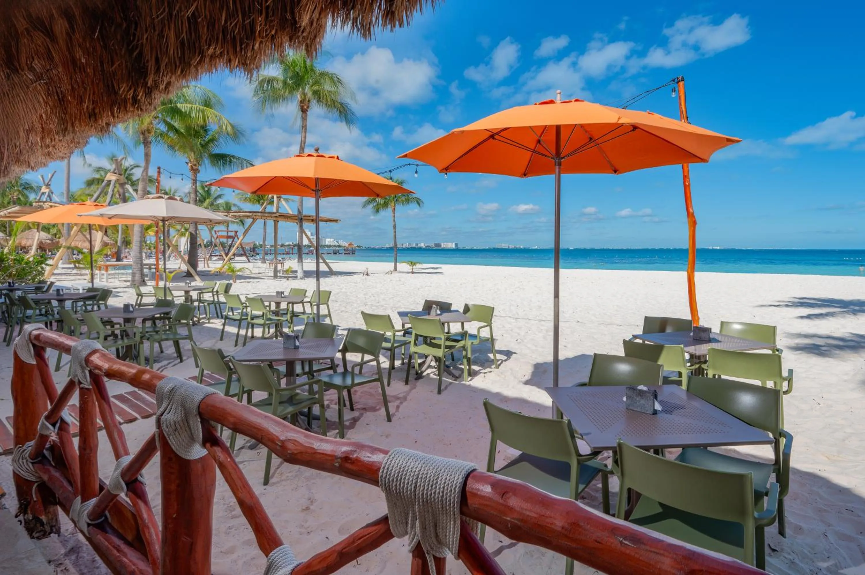 Restaurant/places to eat in Beachscape Kin Ha Villas & Suites