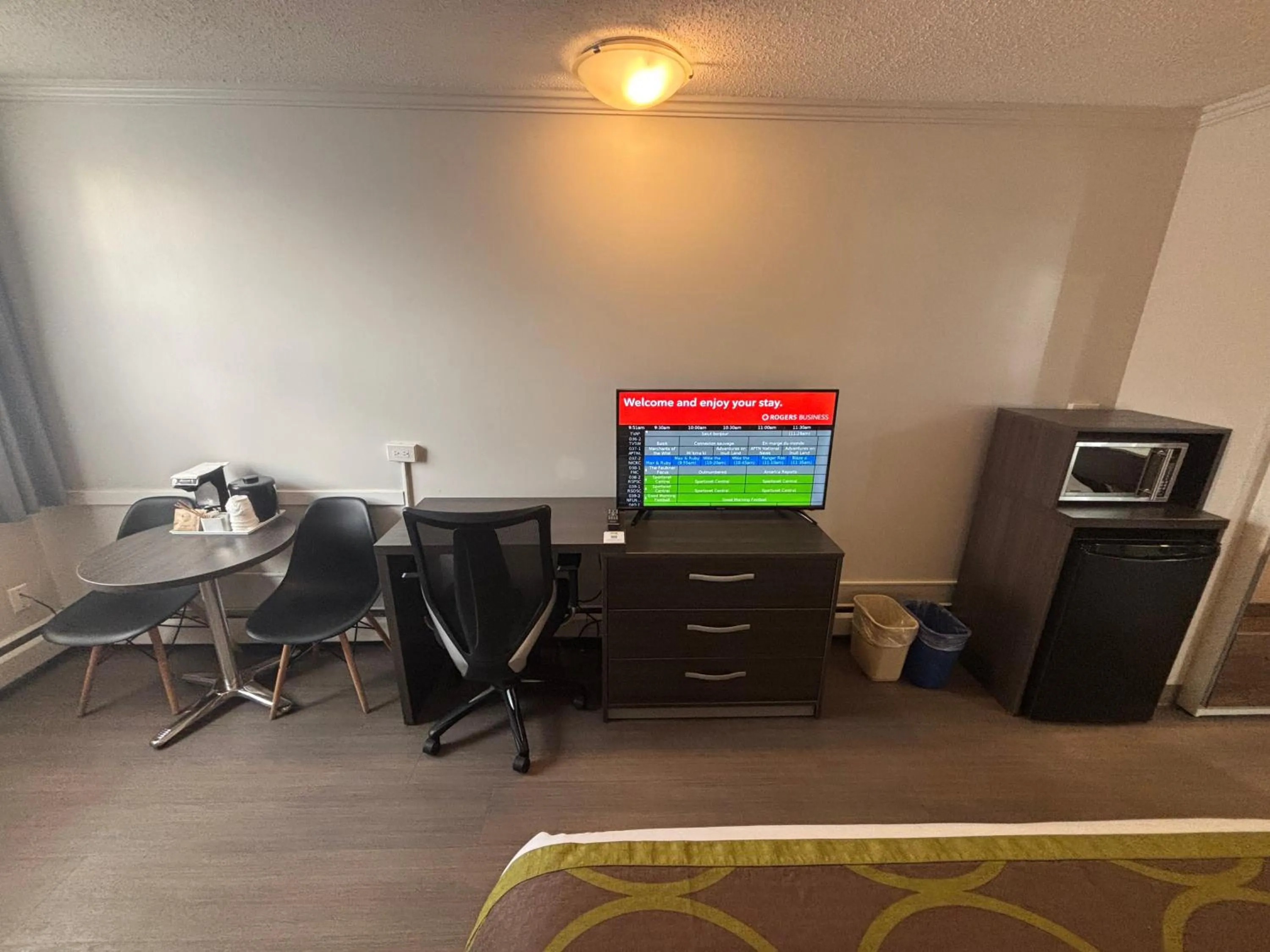 TV and multimedia in Super 8 by Wyndham Macleod Trail Calgary