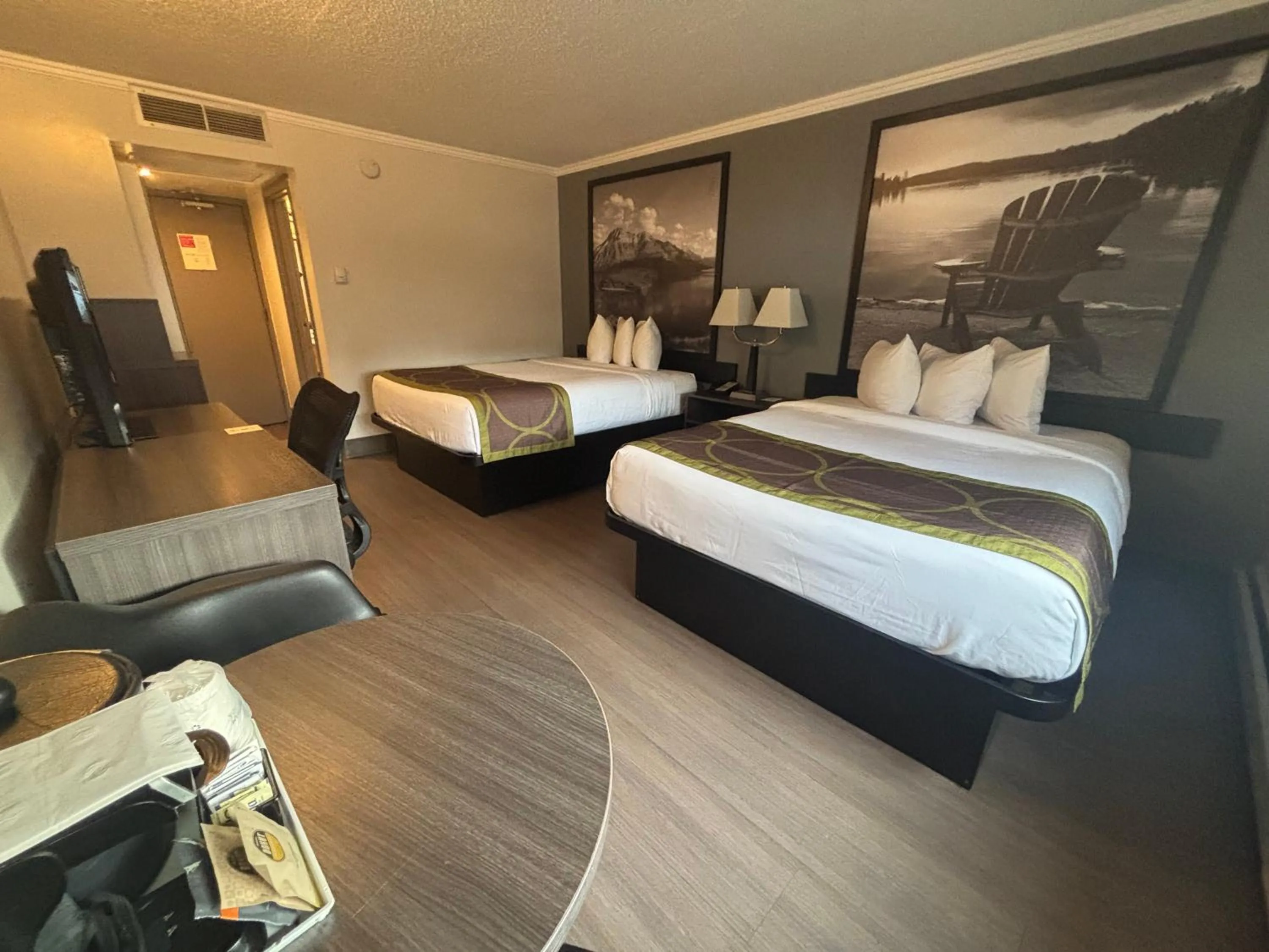 Photo of the whole room, Bed in Super 8 by Wyndham Macleod Trail Calgary