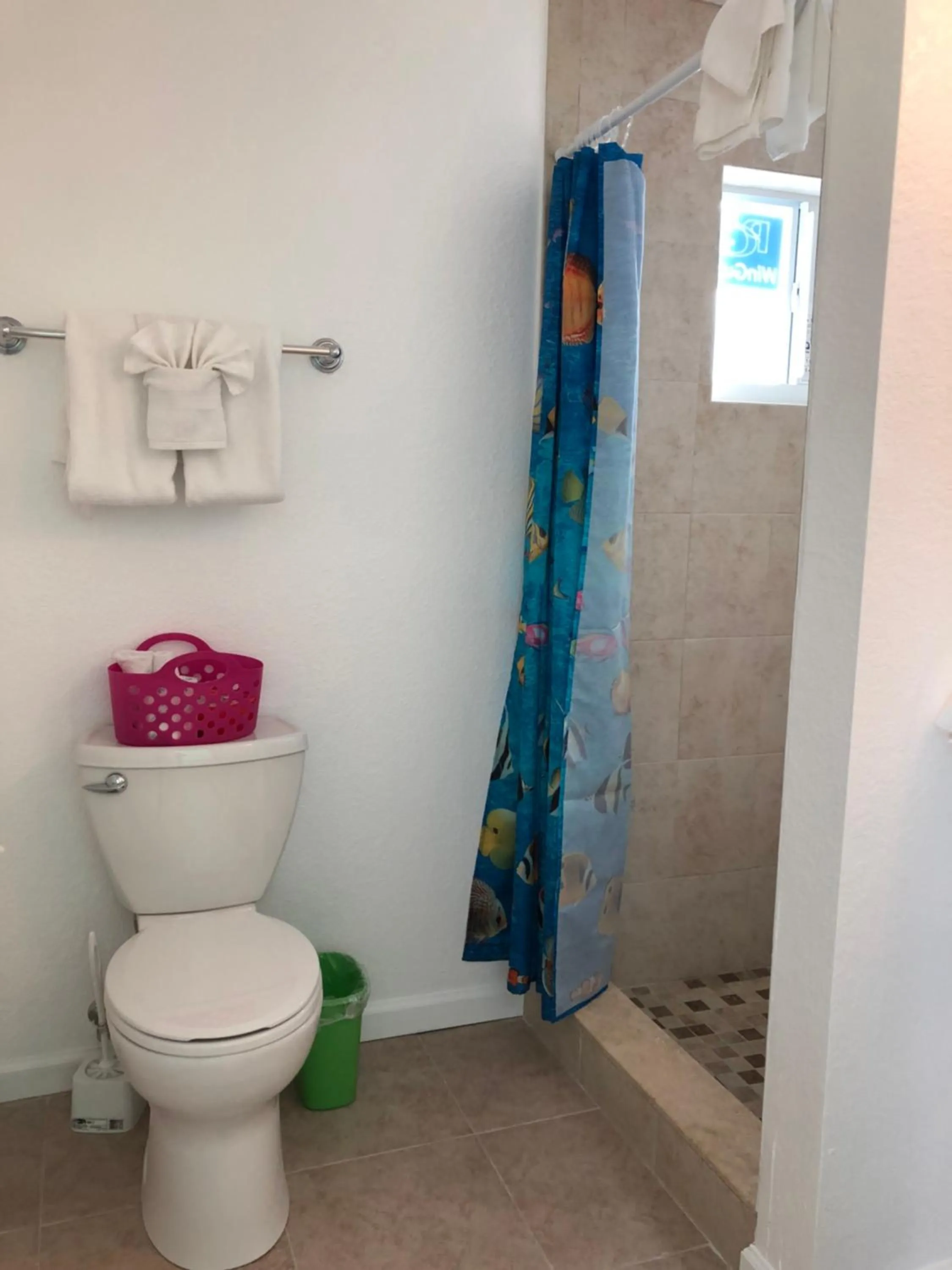 Bathroom in Seafarer Key Largo Resort and Beach