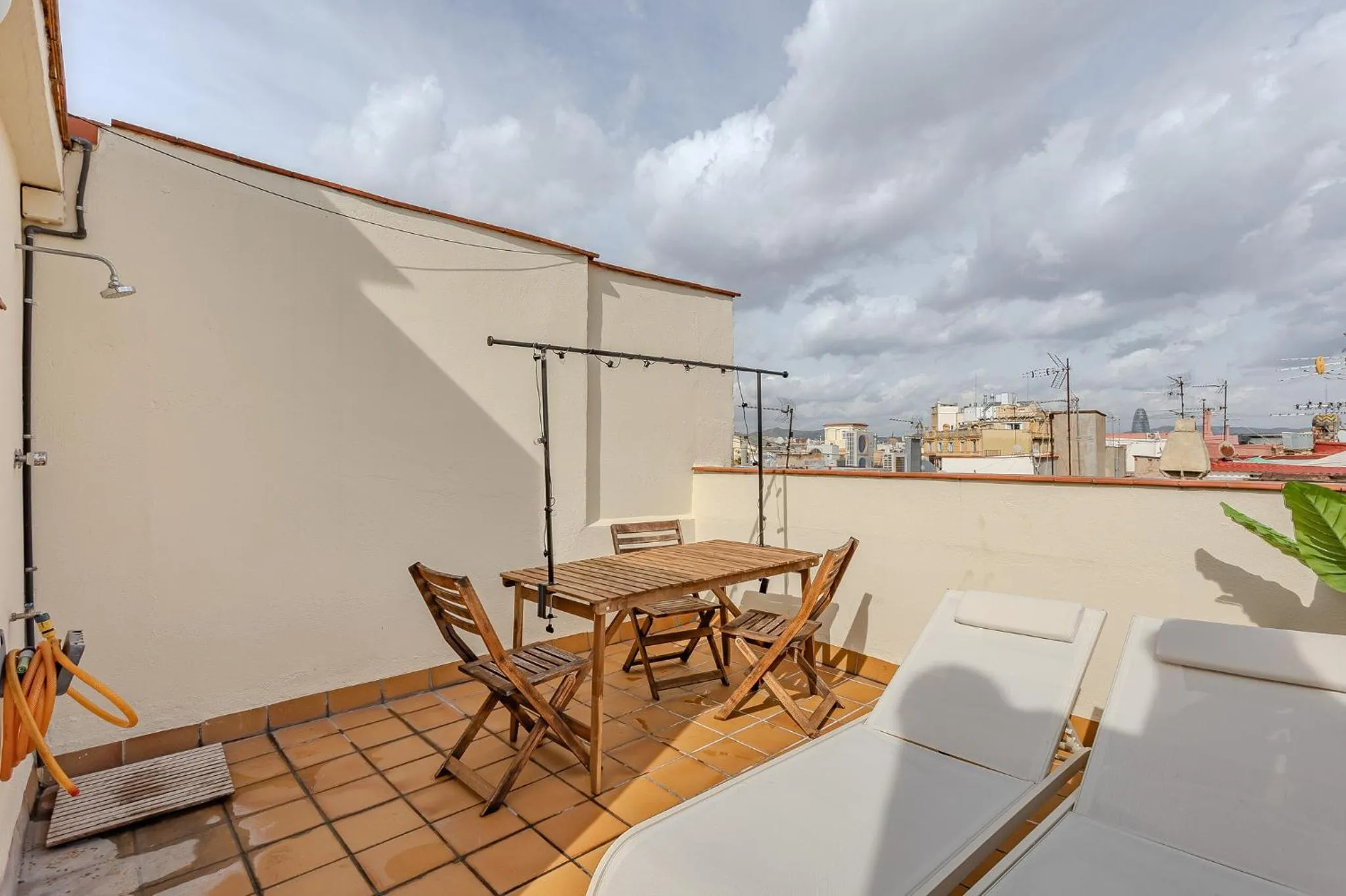 Balcony/Terrace in Ola Living Vidreria