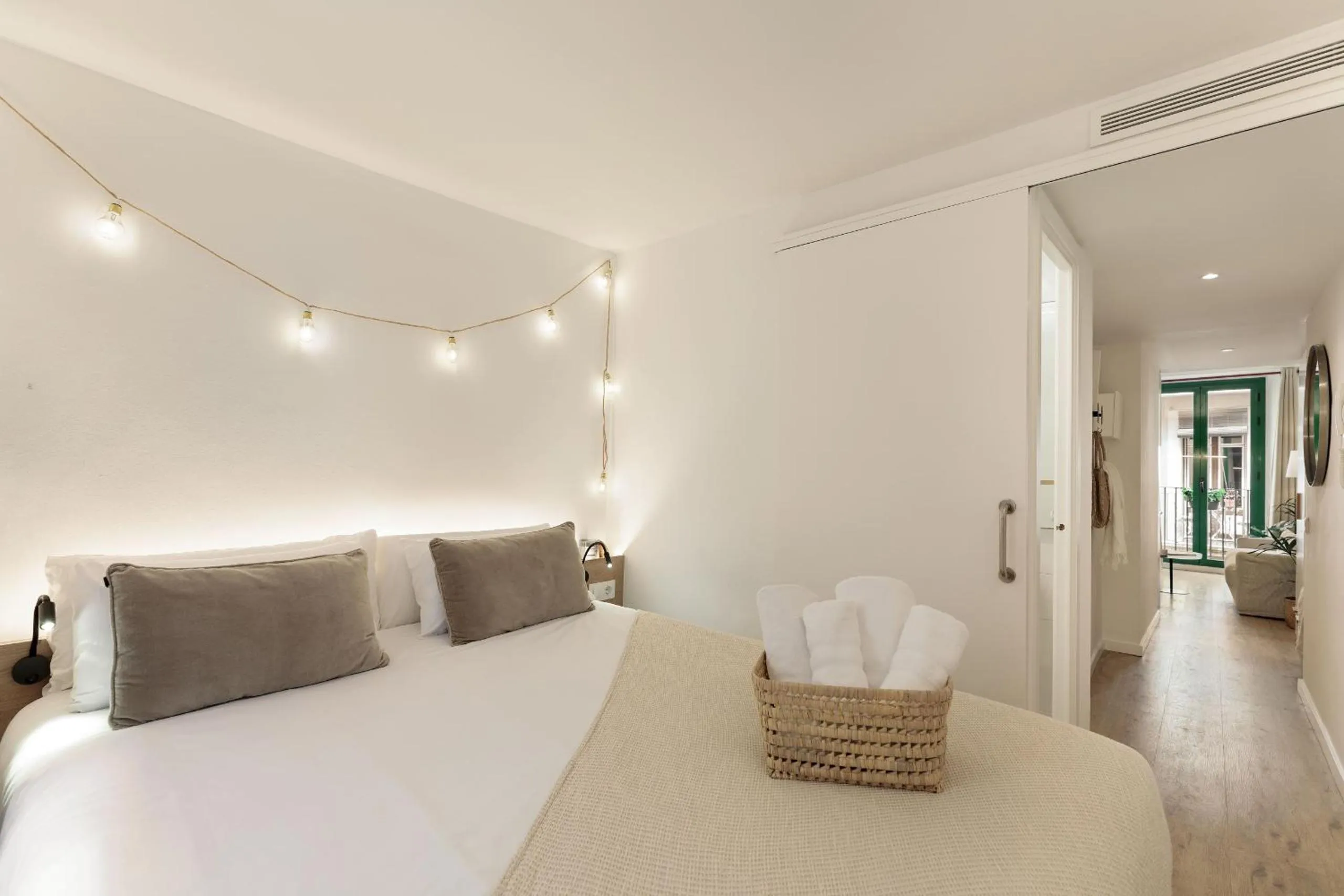 Bed in Ola Living Vidreria