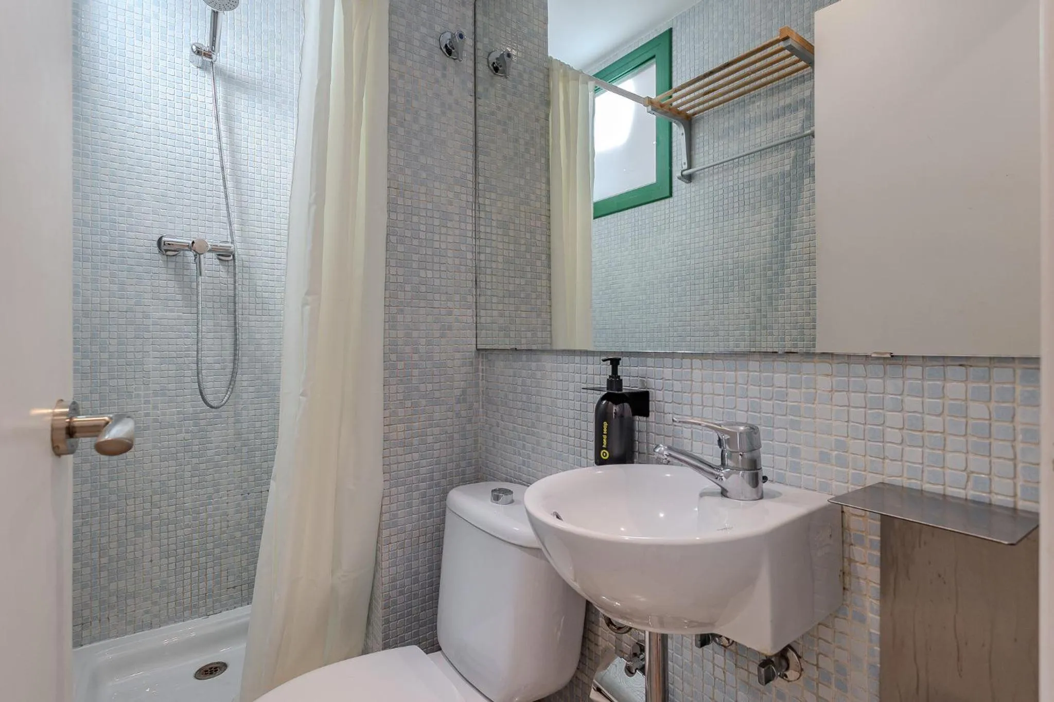 Bathroom in Ola Living Vidreria