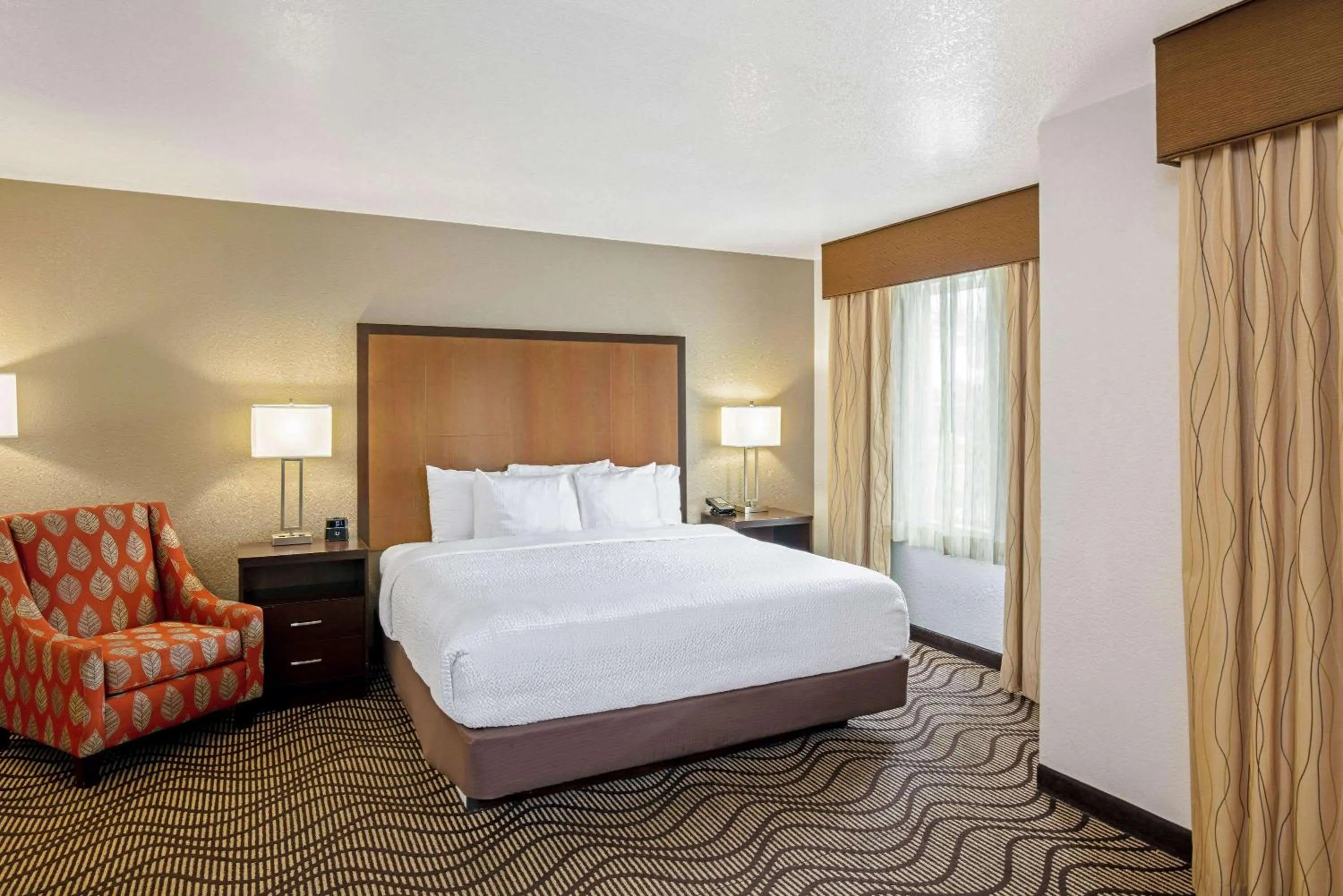 Photo of the whole room, Bed in La Quinta by Wyndham Las Vegas RedRock/Summerlin