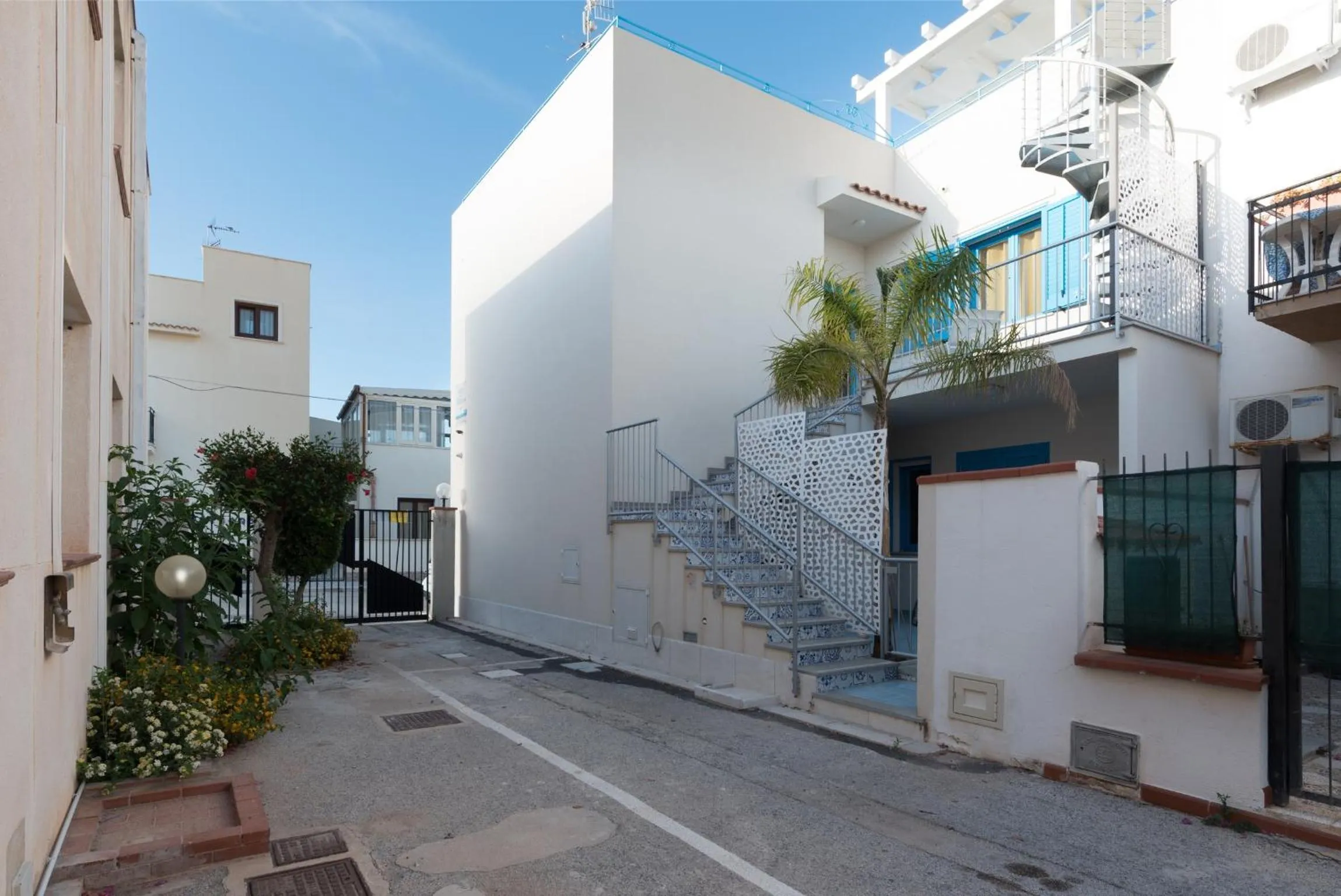 Facade/entrance in Reef and Dream