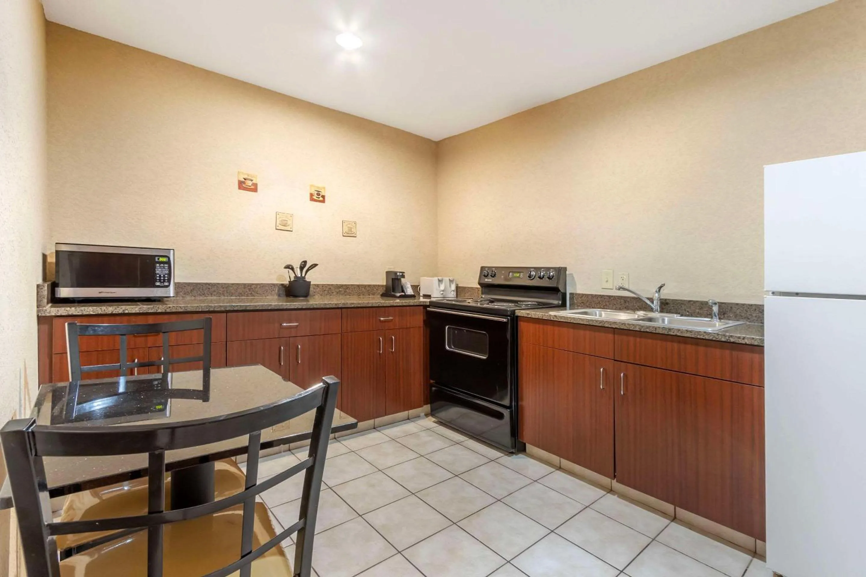 Bedroom in Comfort Inn & Suites Charleston Airport Convention Center