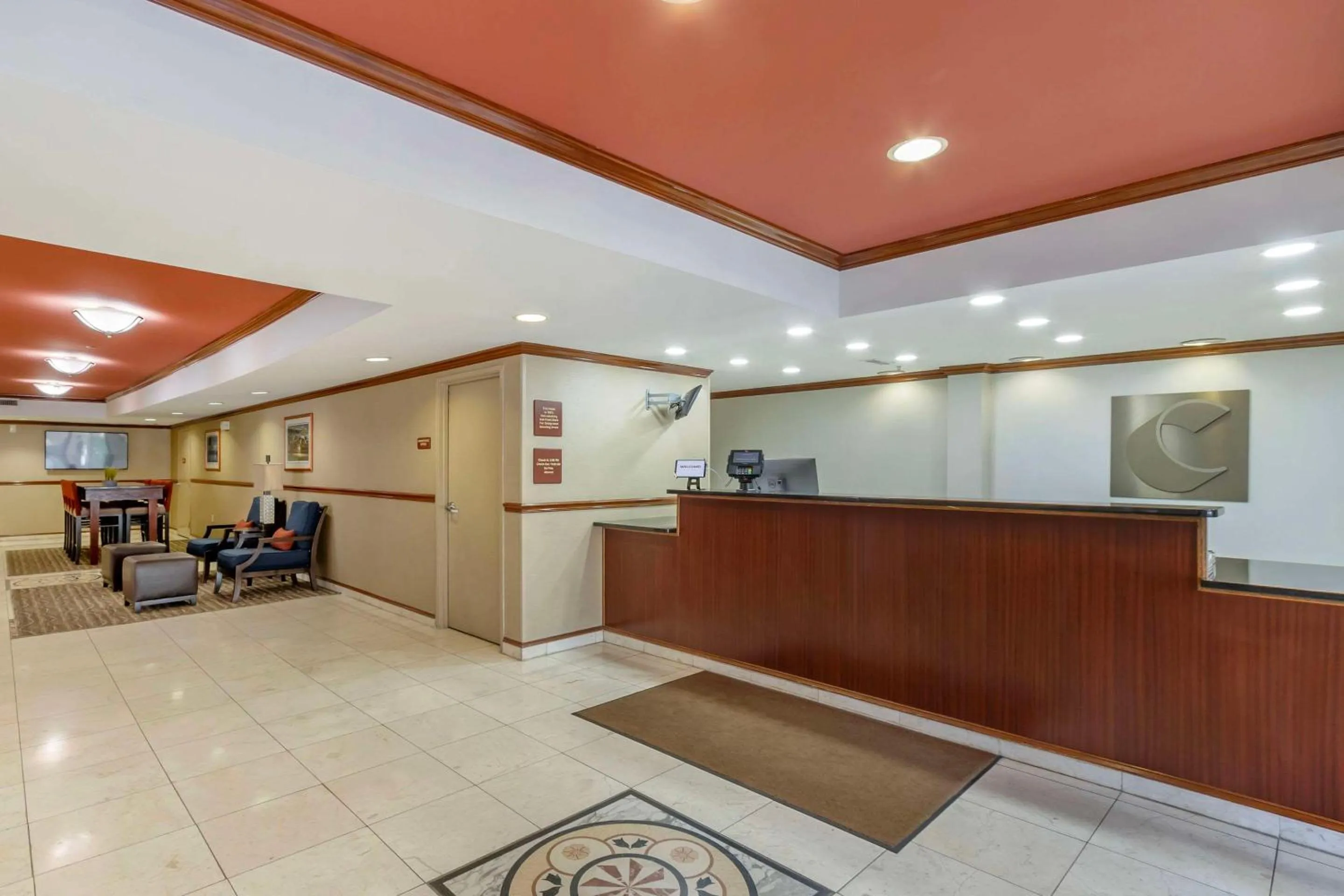 Lobby or reception in Comfort Inn & Suites Charleston Airport Convention Center