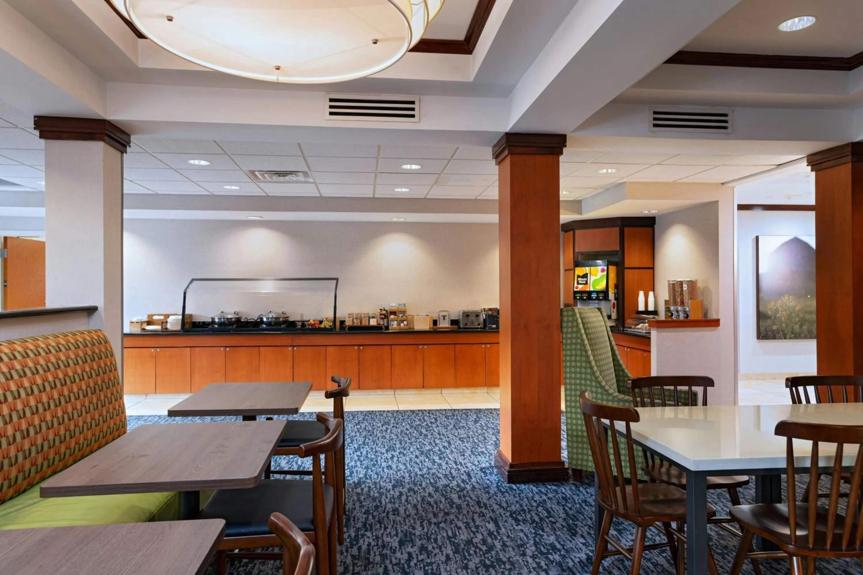 Breakfast in Fairfield Inn & Suites Tulsa South Medical District