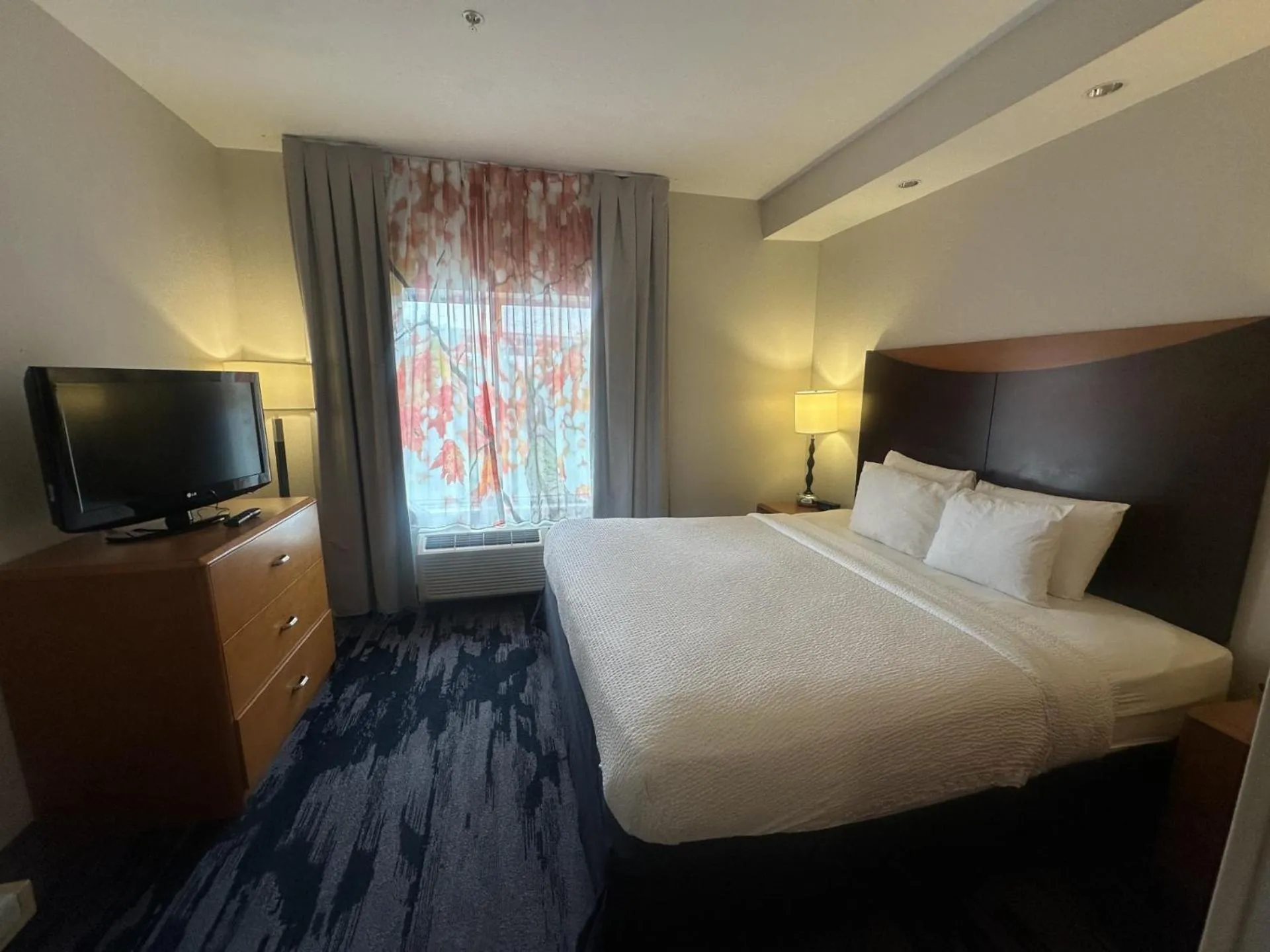 Bed in Fairfield Inn & Suites Tulsa South Medical District