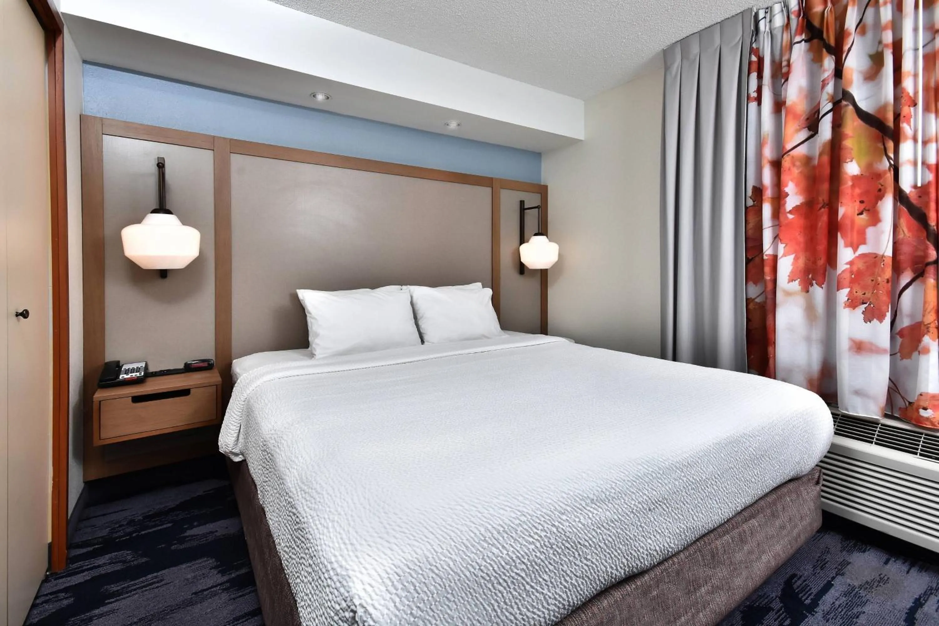 Bedroom, Bed in Fairfield Inn & Suites by Marriott Richmond Innsbrook