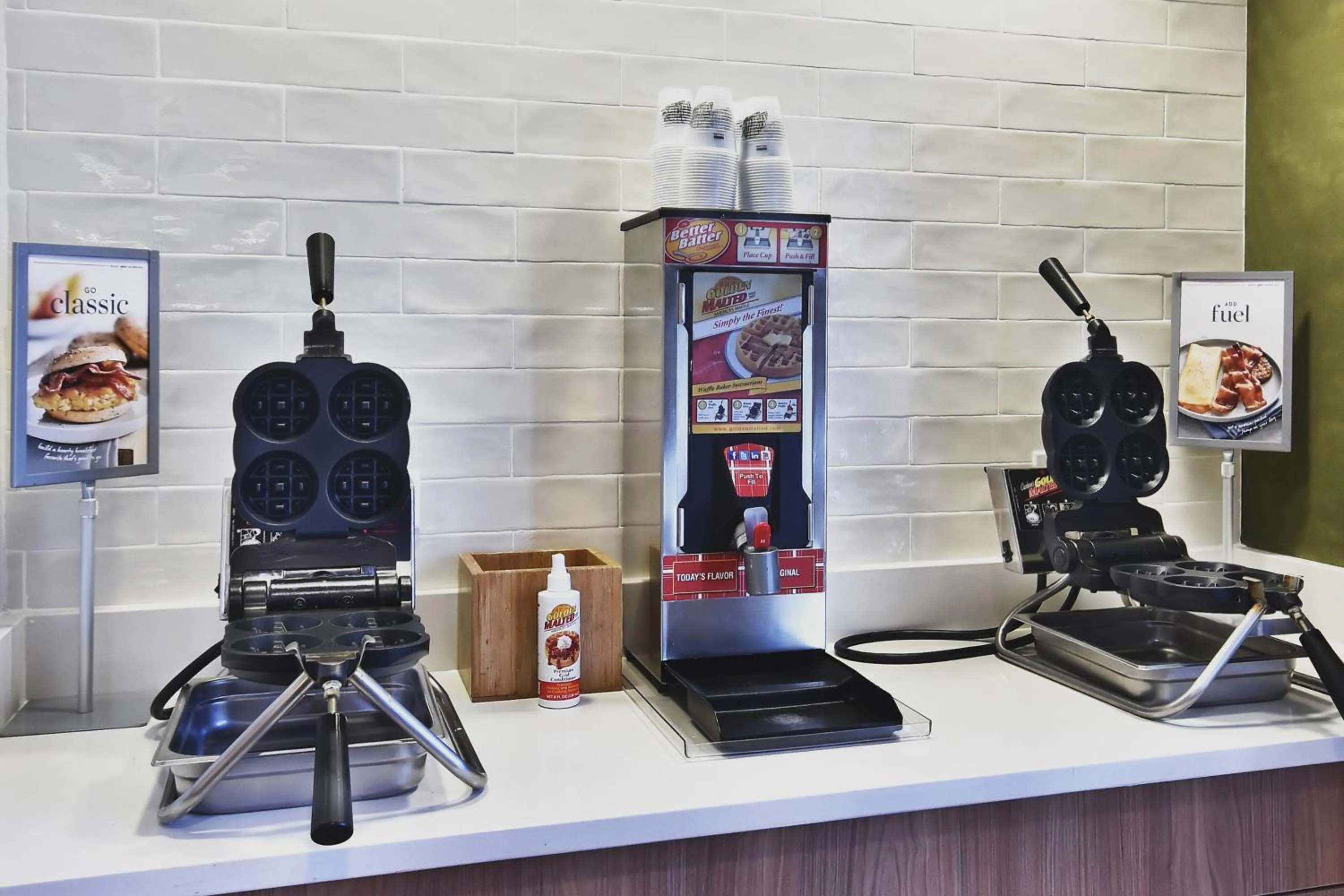 Breakfast in Fairfield Inn & Suites by Marriott Richmond Innsbrook