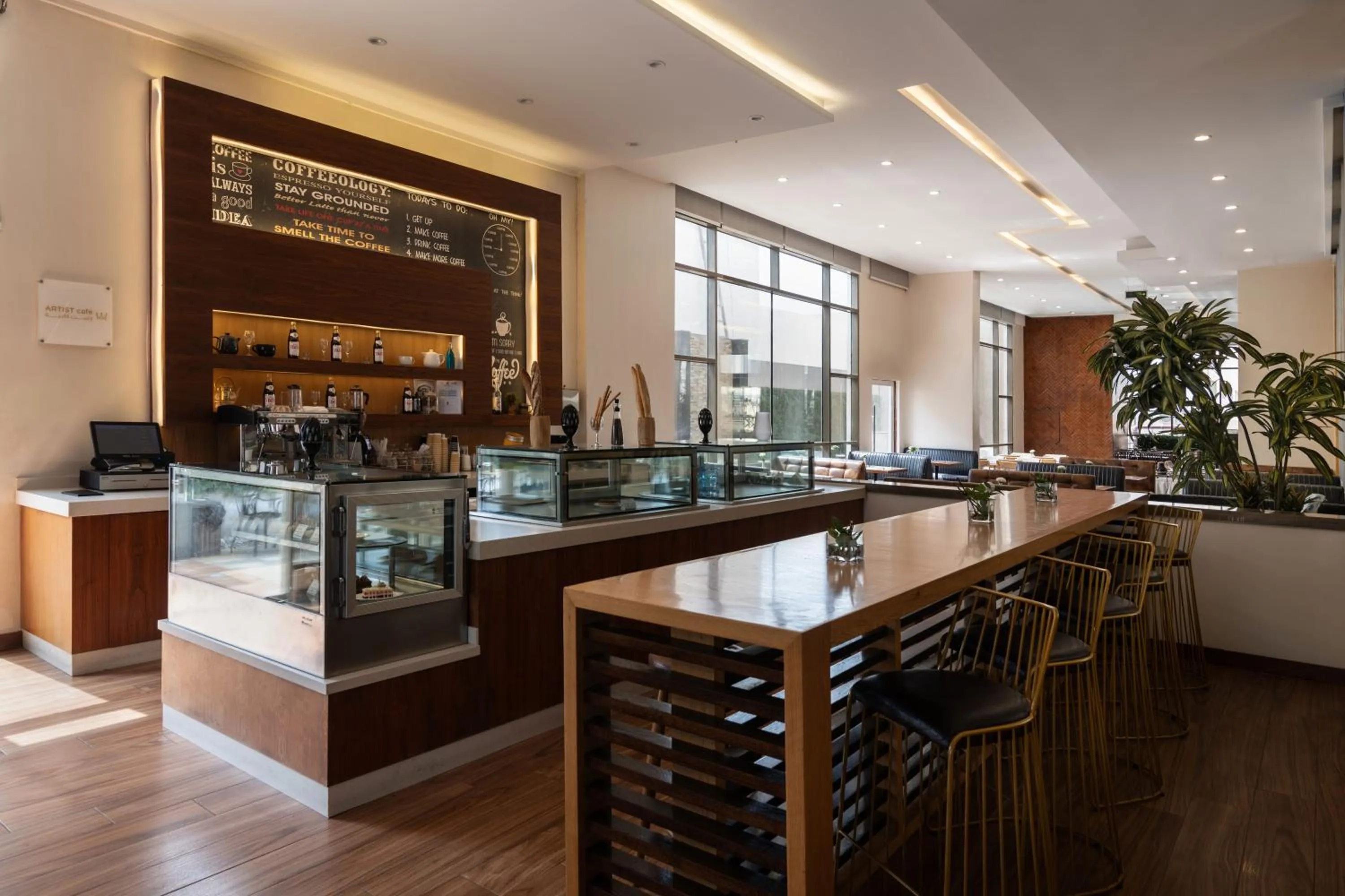 Restaurant/places to eat in Warwick Hotel Jeddah