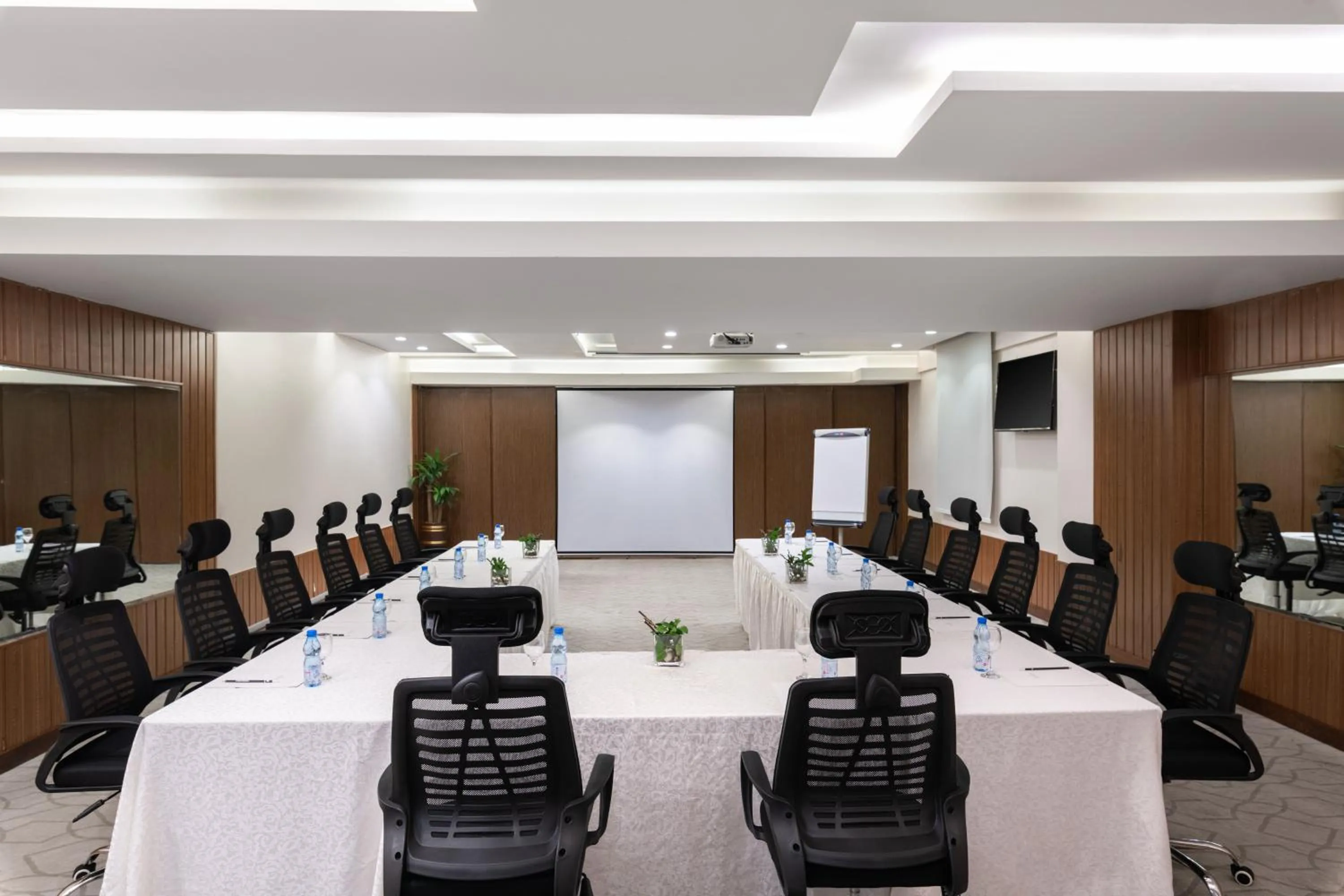 Meeting/conference room in Warwick Hotel Jeddah