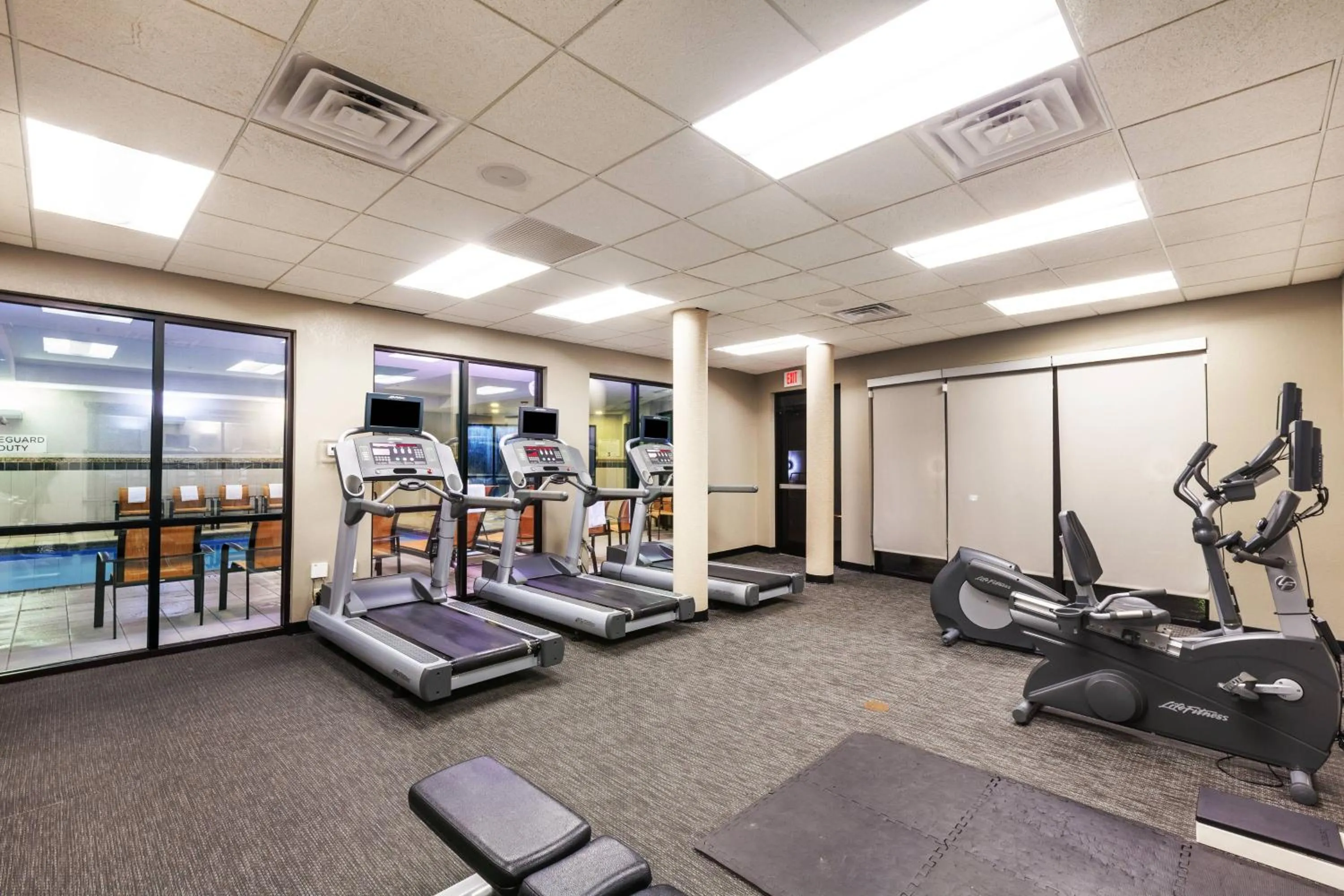 Fitness centre/facilities in Courtyard by Marriott Tulsa Woodland Hills