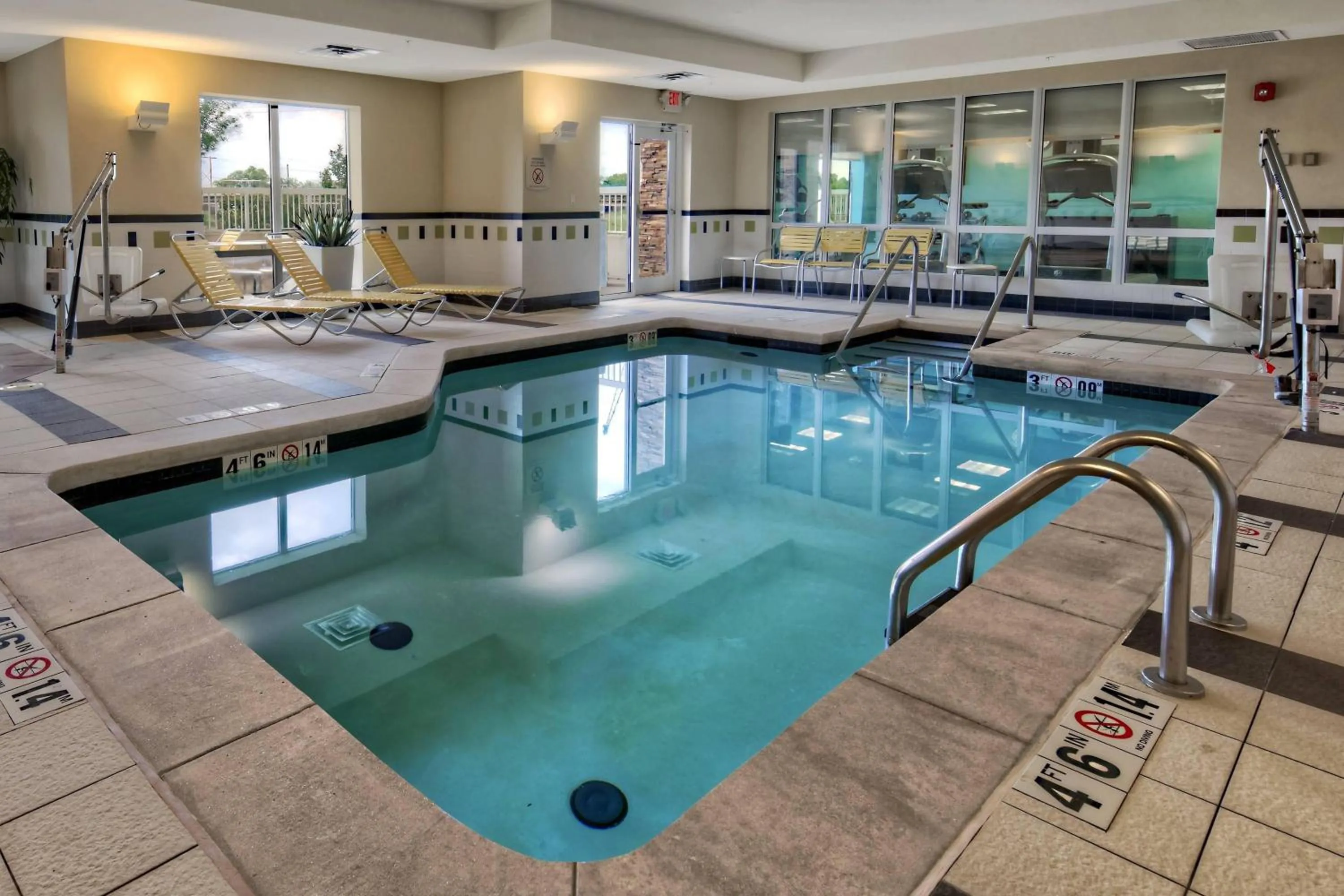 Swimming pool in Fairfield Inn and Suites by Marriott Oklahoma City Airport