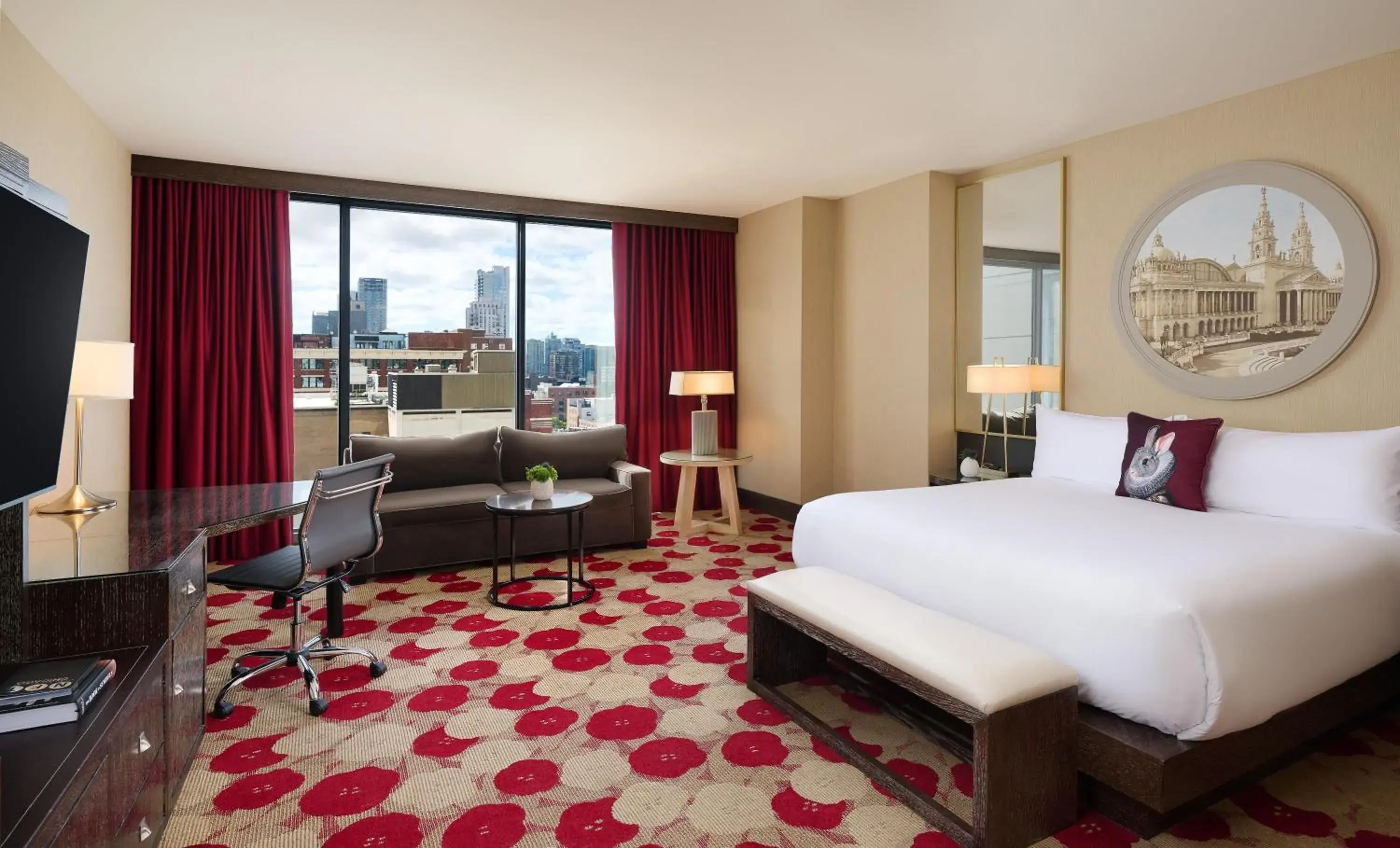 Junior King Suite with Bath Tub - Mobility/Hearing Accessible in The Royal Sonesta Chicago River North Junior King Suite with Bath Tub - Mobility/Hearing Accessible in The Royal Sonesta Chicago River North