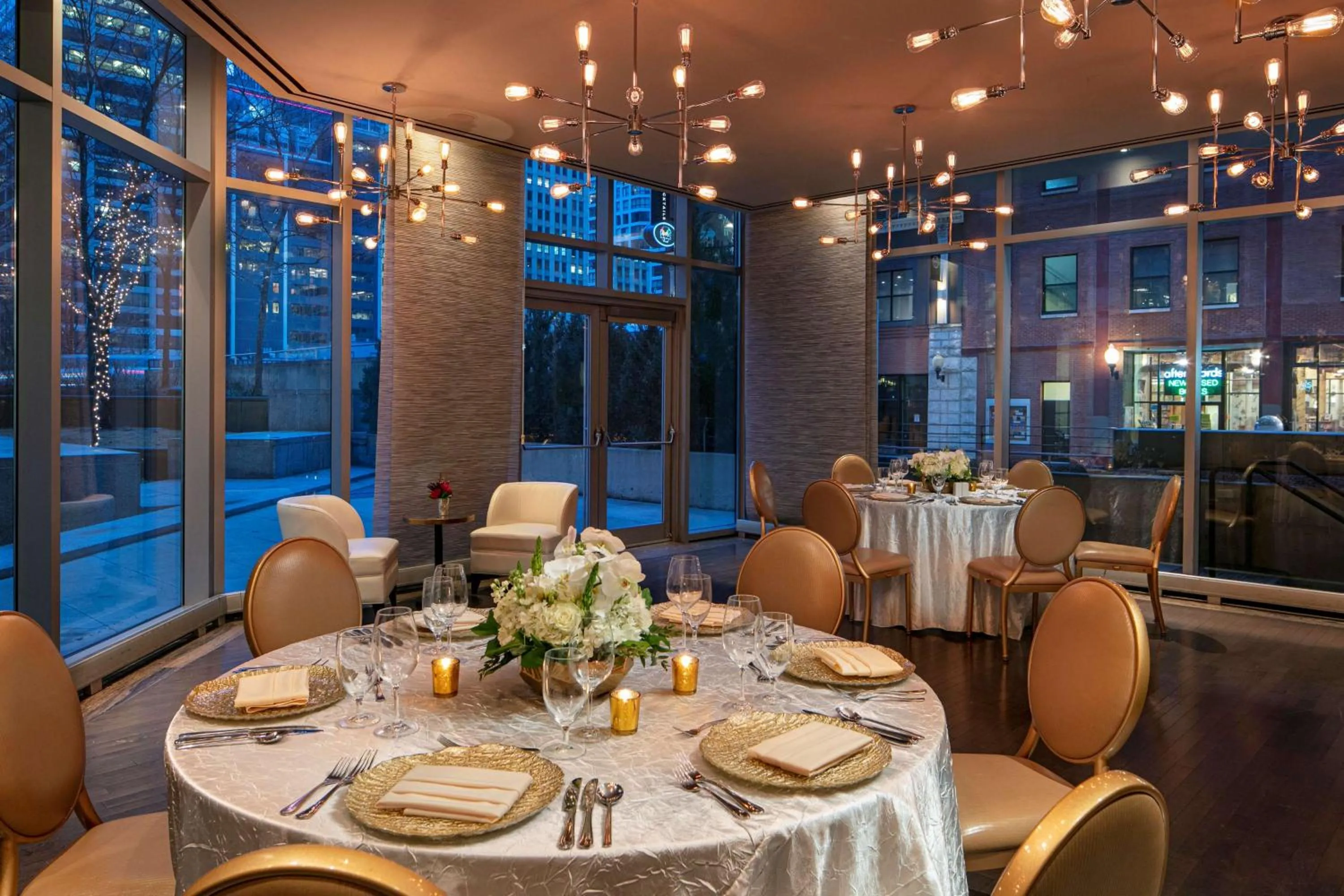 Meeting/conference room in The Royal Sonesta Chicago River North