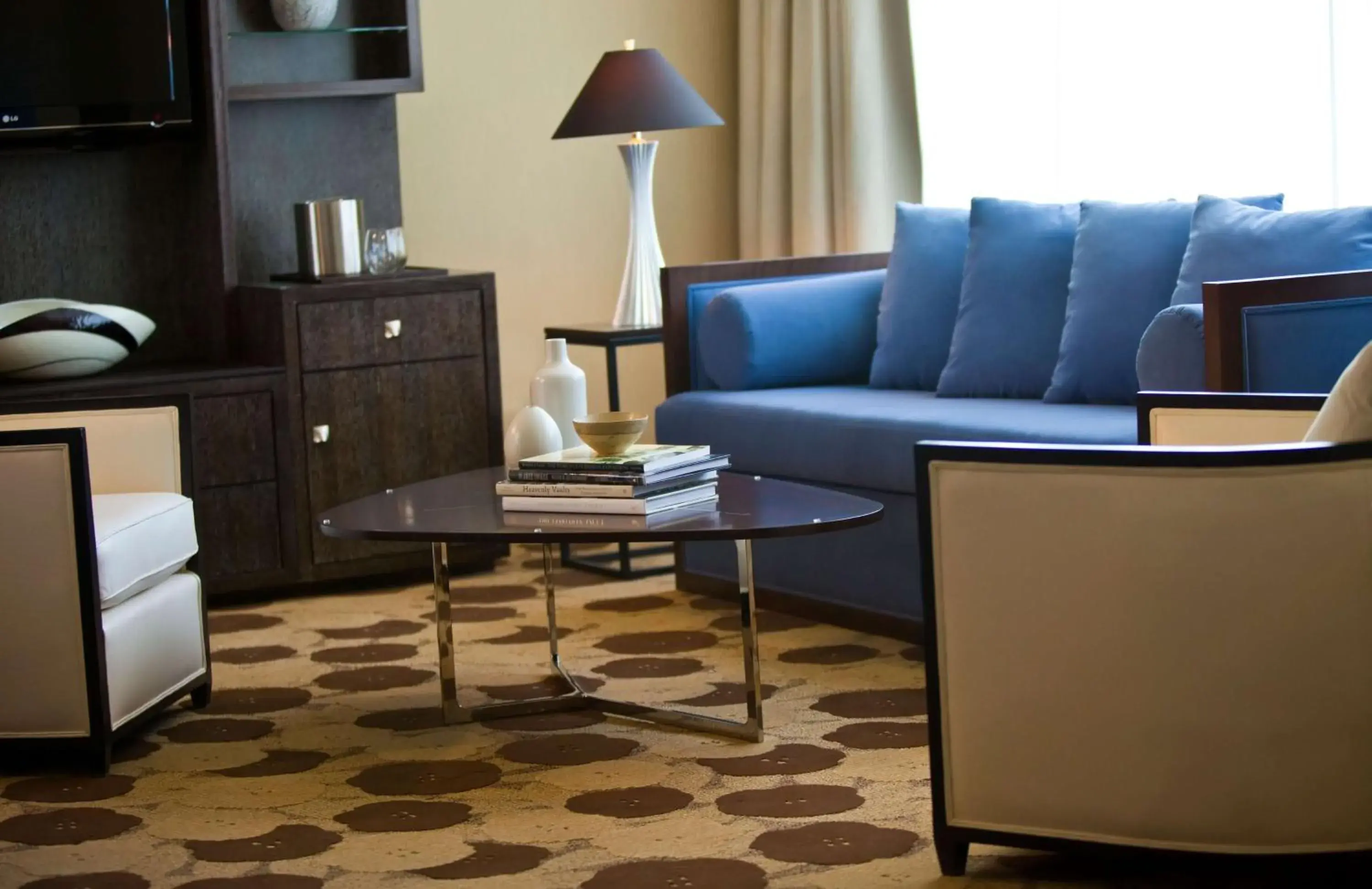 One-Bedroom King Suite with Spa Bath in The Royal Sonesta Chicago River North One-Bedroom King Suite with Spa Bath in The Royal Sonesta Chicago River North