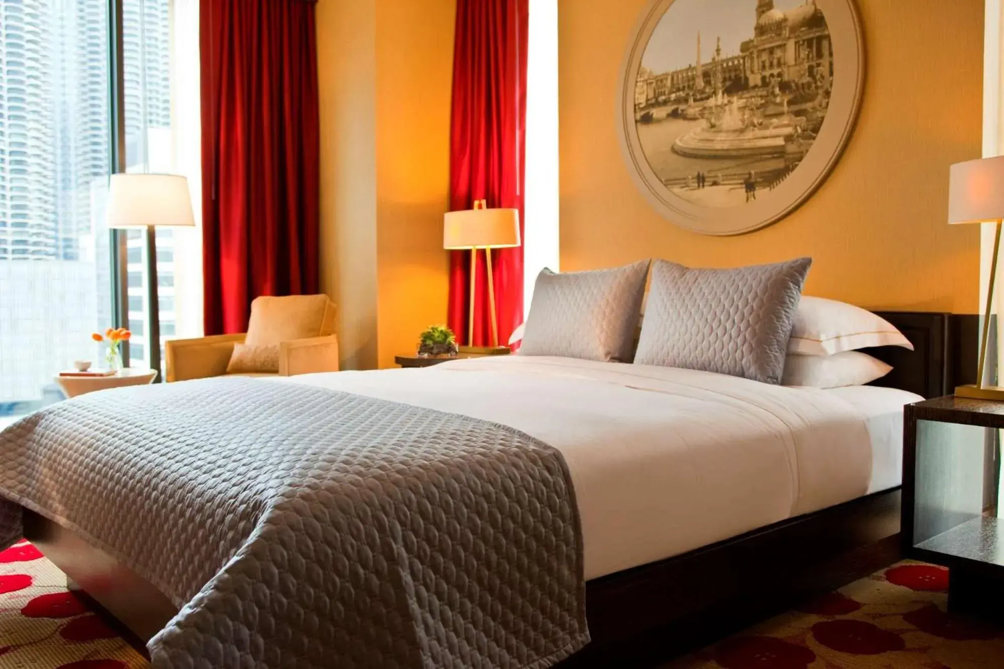 Deluxe King Room with City View and Roll-in Shower - Mobility/Hearing Accessible in The Royal Sonesta Chicago River North Deluxe King Room with City View and Roll-in Shower - Mobility/Hearing Accessible in The Royal Sonesta Chicago River North