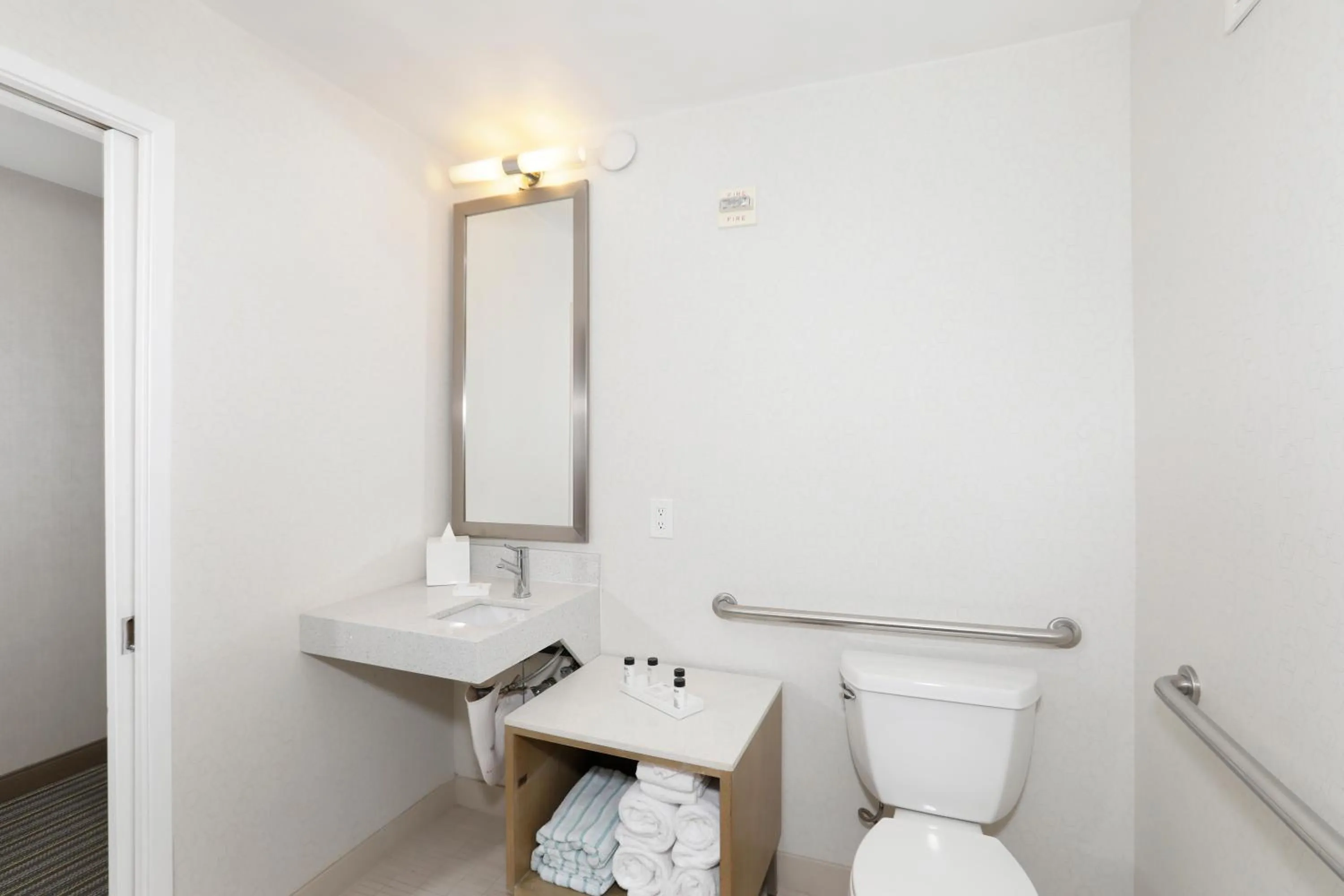 Bathroom in The Wayfarer San Diego