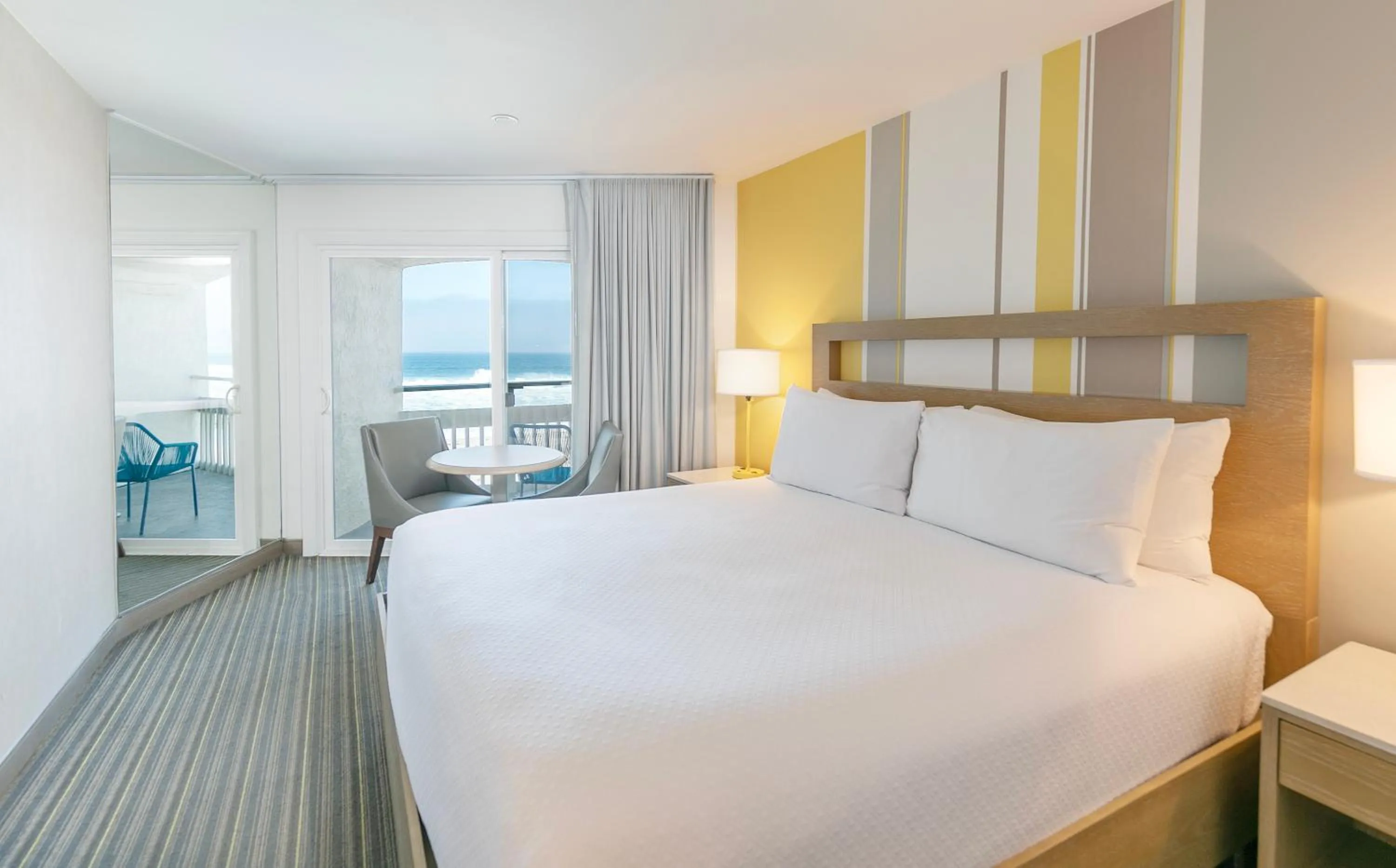 Bedroom, Bed in The Wayfarer San Diego