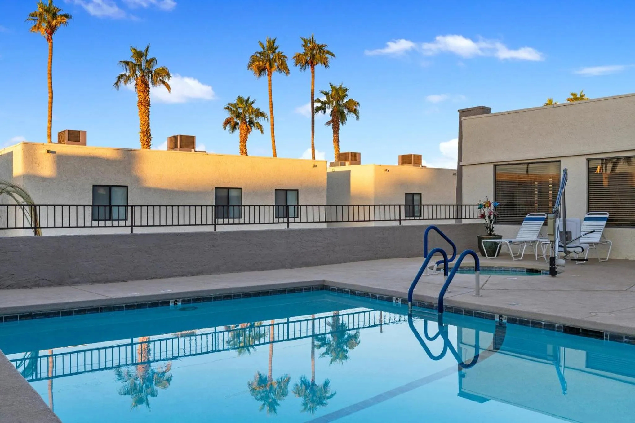 Swimming pool in WorldMark Havasu Dunes